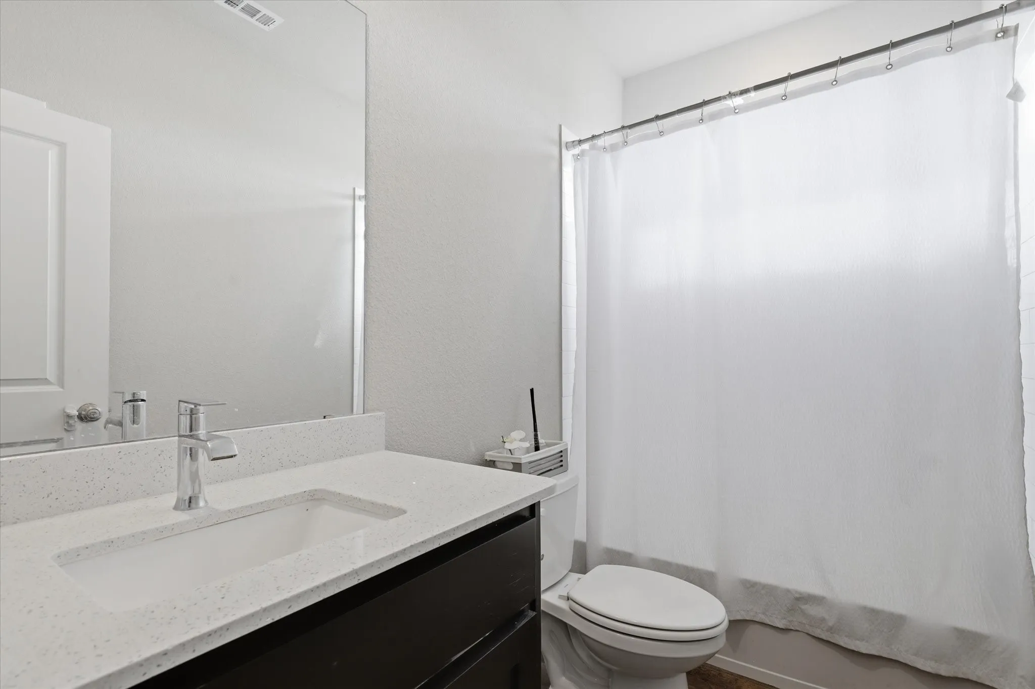 Single Family Residence For Sale in Denton County , 717 Greenford Manor, Fort Worth, Texas 76247, 5 Bedroom, 4 Bathroom, 2 Garage spaces, 2,813 Sqft, built in 2021, mls#21301937, Real Estate Agent in Fort Worth, Homes For Sale in Denton county, Homes For Sale in Fort Worth, Realtor in Fort Worth Texas, Real Estate Brokerage Independent Realty Texas, Luminita Cordes Realtor