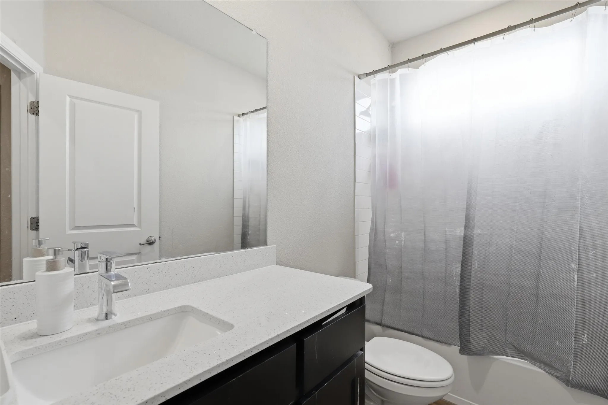 Single Family Residence For Sale in Denton County , 717 Greenford Manor, Fort Worth, Texas 76247, 5 Bedroom, 4 Bathroom, 2 Garage spaces, 2,813 Sqft, built in 2021, mls#21301937, Real Estate Agent in Fort Worth, Homes For Sale in Denton county, Homes For Sale in Fort Worth, Realtor in Fort Worth Texas, Real Estate Brokerage Independent Realty Texas, Luminita Cordes Realtor