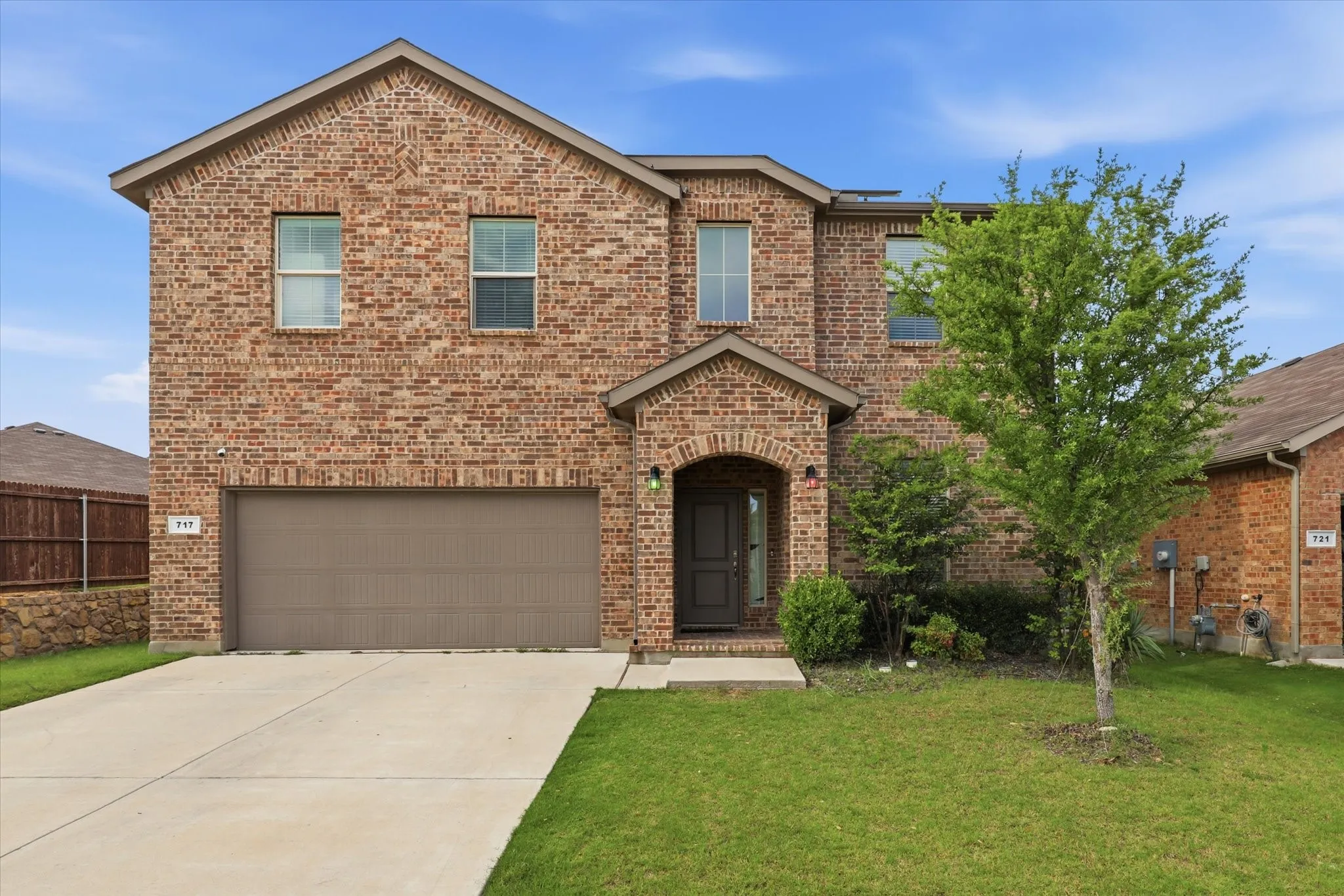 Single Family Residence For Sale in Denton County , 717 Greenford Manor, Fort Worth, Texas 76247, 5 Bedroom, 4 Bathroom, 2 Garage spaces, 2,813 Sqft, built in 2021, mls#21301937, Real Estate Agent in Fort Worth, Homes For Sale in Denton county, Homes For Sale in Fort Worth, Realtor in Fort Worth Texas, Real Estate Brokerage Independent Realty Texas, Luminita Cordes Realtor