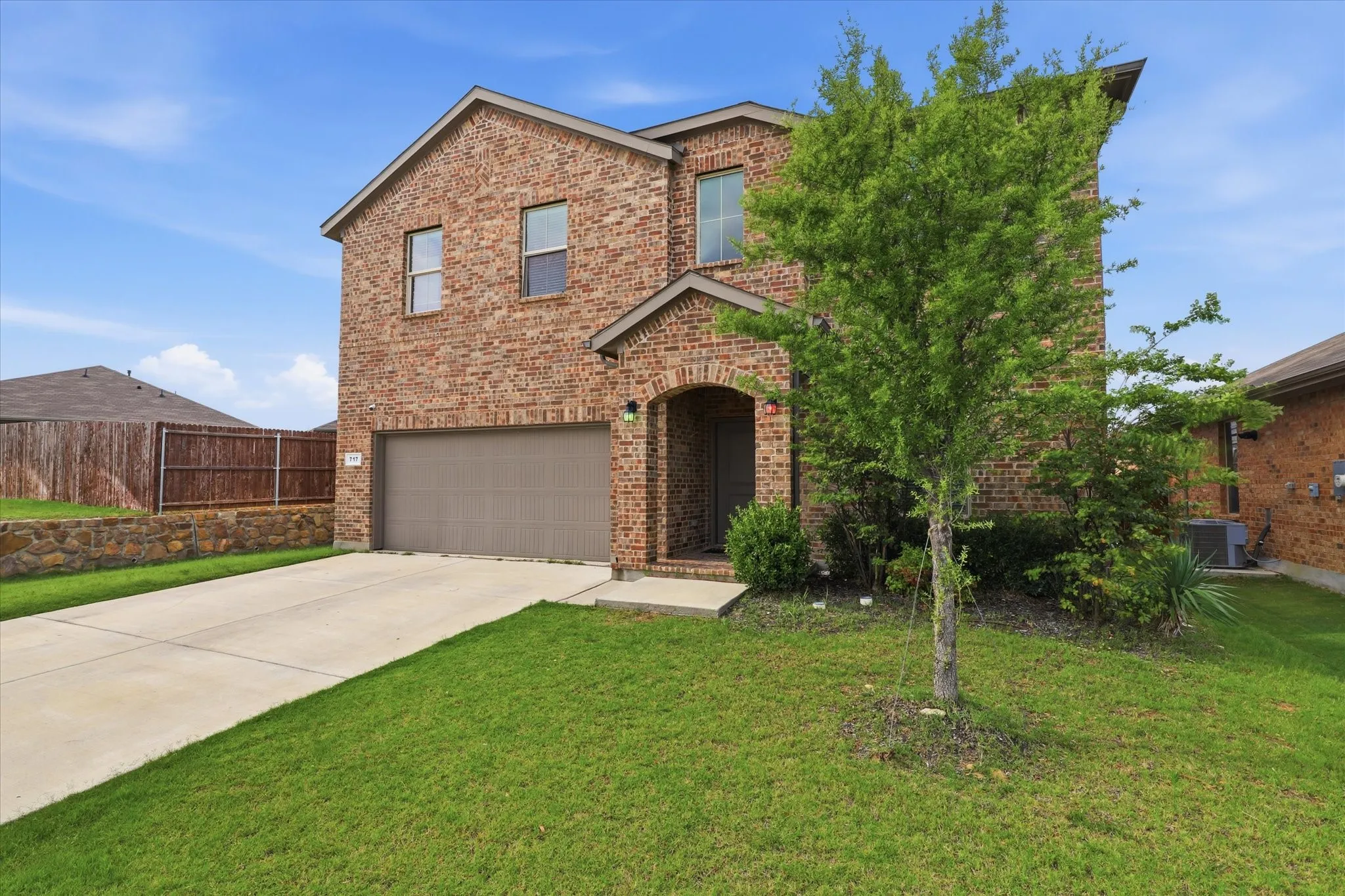 Single Family Residence For Sale in Denton County , 717 Greenford Manor, Fort Worth, Texas 76247, 5 Bedroom, 4 Bathroom, 2 Garage spaces, 2,813 Sqft, built in 2021, mls#21301937, Real Estate Agent in Fort Worth, Homes For Sale in Denton county, Homes For Sale in Fort Worth, Realtor in Fort Worth Texas, Real Estate Brokerage Independent Realty Texas, Luminita Cordes Realtor