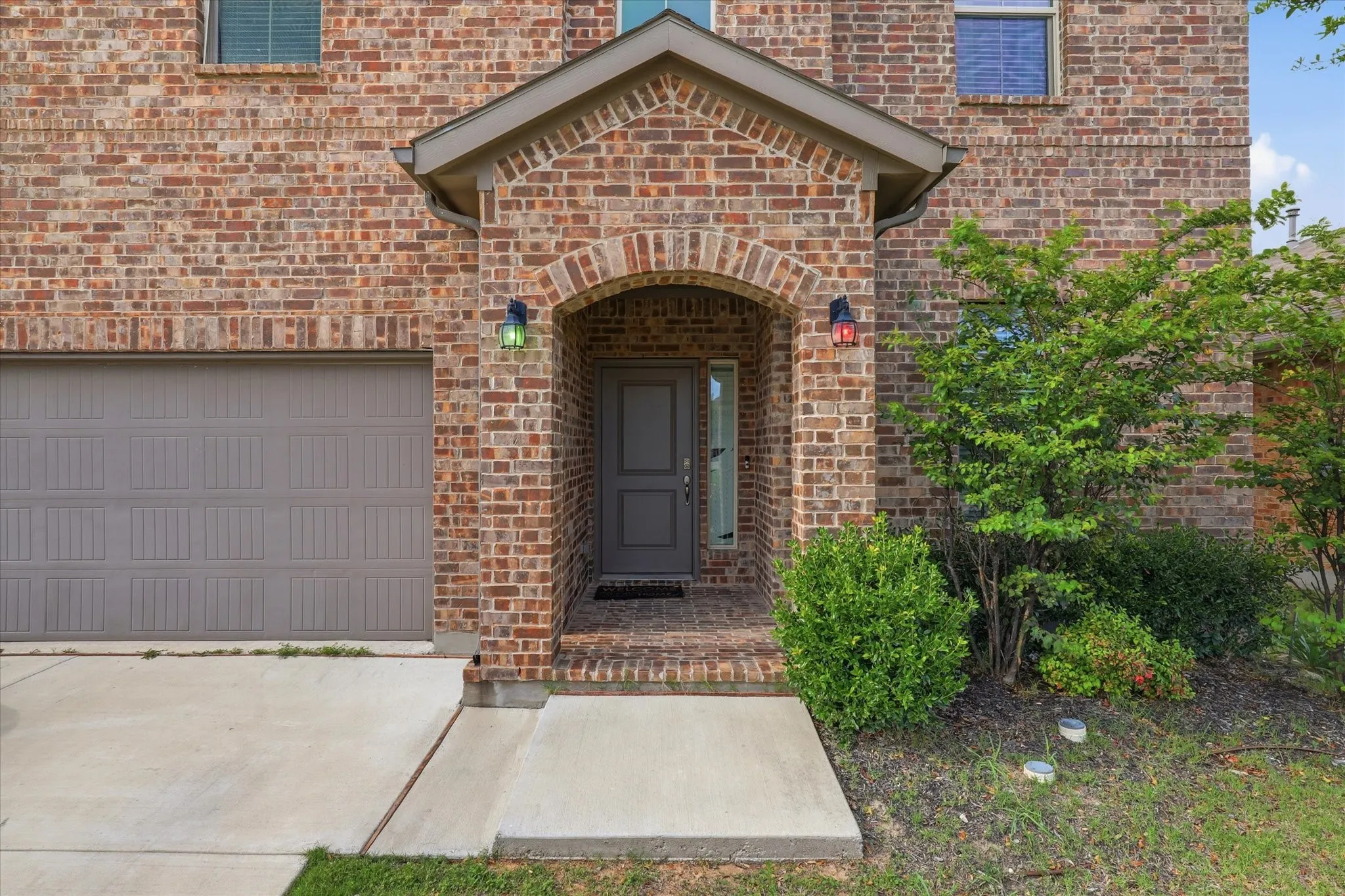 Single Family Residence For Sale in Denton County , 717 Greenford Manor, Fort Worth, Texas 76247, 5 Bedroom, 4 Bathroom, 2 Garage spaces, 2,813 Sqft, built in 2021, mls#21301937, Real Estate Agent in Fort Worth, Homes For Sale in Denton county, Homes For Sale in Fort Worth, Realtor in Fort Worth Texas, Real Estate Brokerage Independent Realty Texas, Luminita Cordes Realtor