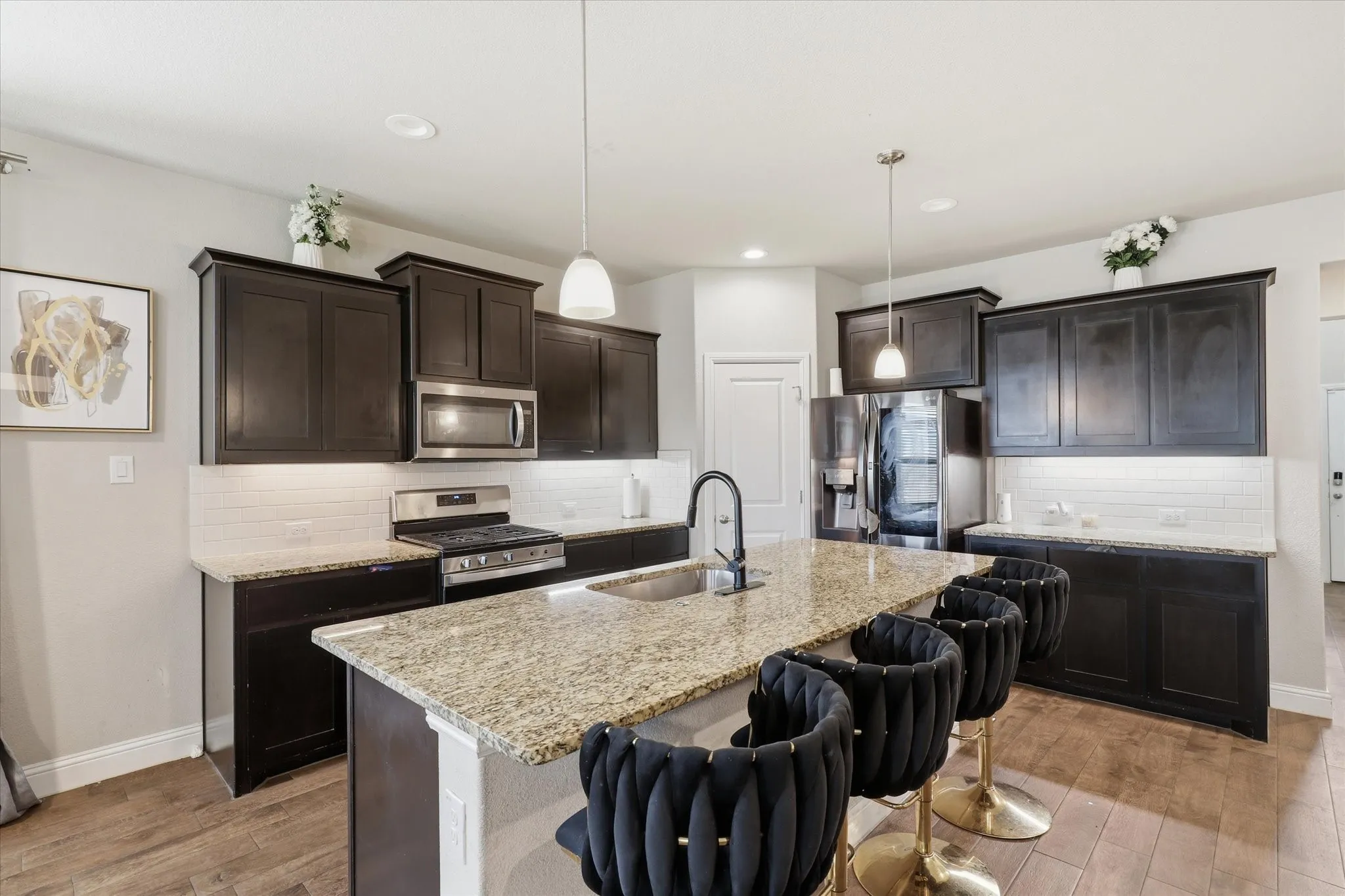 Single Family Residence For Sale in Denton County , 717 Greenford Manor, Fort Worth, Texas 76247, 5 Bedroom, 4 Bathroom, 2 Garage spaces, 2,813 Sqft, built in 2021, mls#21301937, Real Estate Agent in Fort Worth, Homes For Sale in Denton county, Homes For Sale in Fort Worth, Realtor in Fort Worth Texas, Real Estate Brokerage Independent Realty Texas, Luminita Cordes Realtor