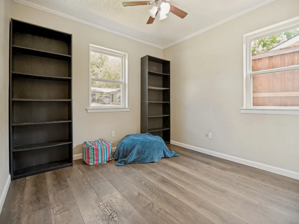Single Family Residence For Sale in Tarrant County , 7041 Payte Lane, North Richland Hills, Texas 76182, 4 Bedroom, 3 Bathroom, 2 Garage spaces, 1,659 Sqft, built in 1971, mls#21305603, Real Estate Agent in North Richland Hills, Homes For Sale in Tarrant county, Homes For Sale in North Richland Hills, Realtor in North Richland Hills Texas, Real Estate Brokerage Independent Realty Texas, Luminita Cordes Realtor