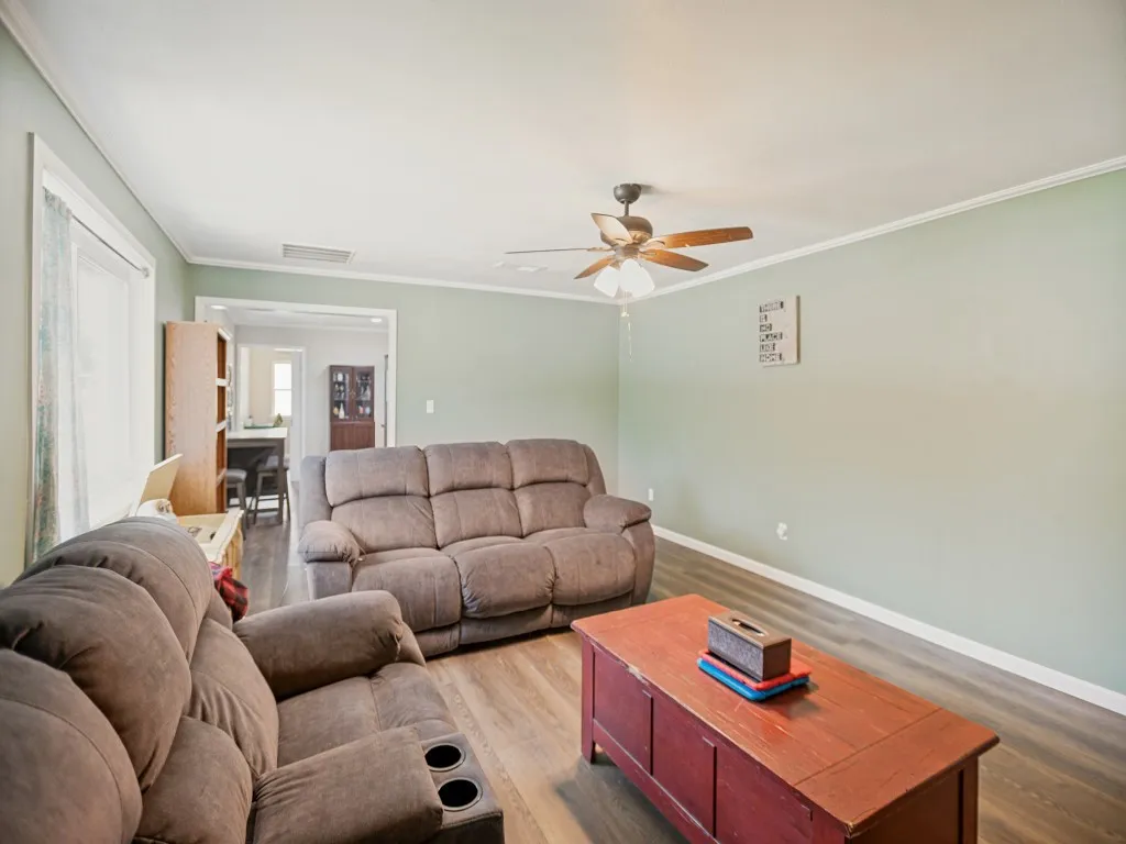 Single Family Residence For Sale in Tarrant County , 7041 Payte Lane, North Richland Hills, Texas 76182, 4 Bedroom, 3 Bathroom, 2 Garage spaces, 1,659 Sqft, built in 1971, mls#21305603, Real Estate Agent in North Richland Hills, Homes For Sale in Tarrant county, Homes For Sale in North Richland Hills, Realtor in North Richland Hills Texas, Real Estate Brokerage Independent Realty Texas, Luminita Cordes Realtor