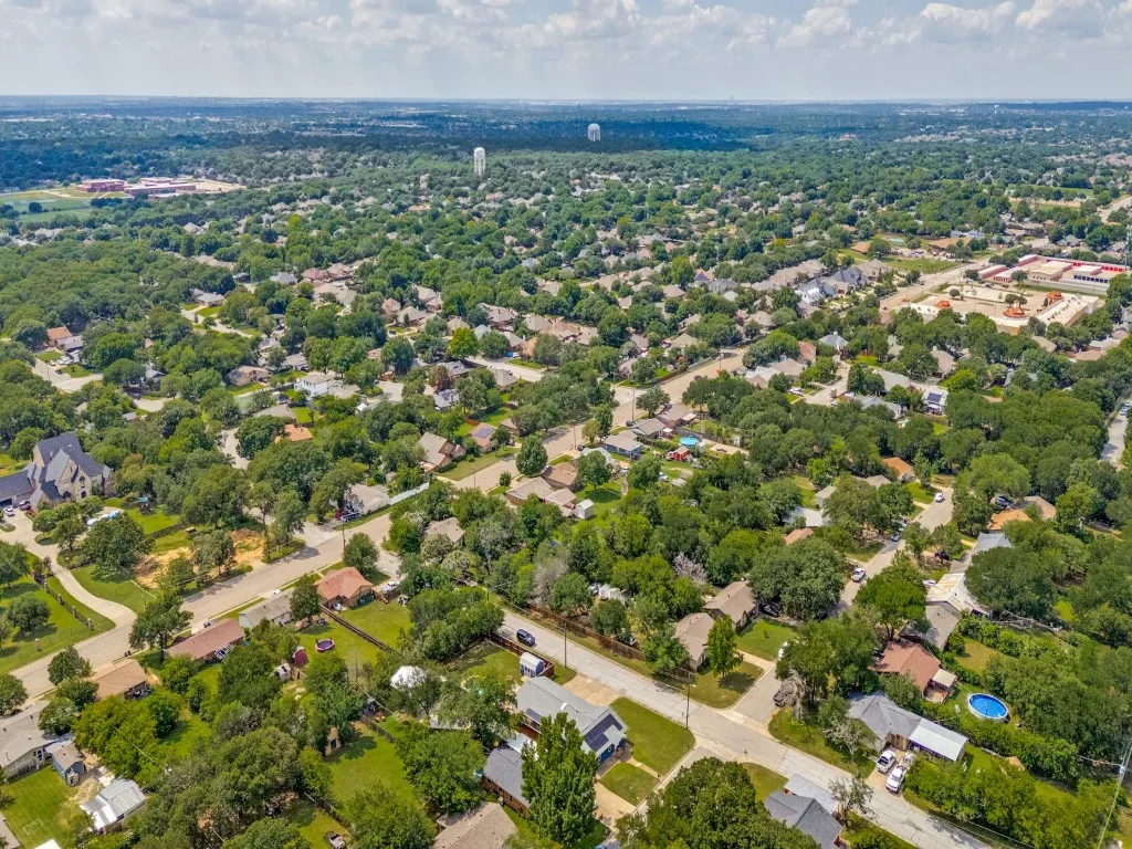 Single Family Residence For Sale in Tarrant County , 7041 Payte Lane, North Richland Hills, Texas 76182, 4 Bedroom, 3 Bathroom, 2 Garage spaces, 1,659 Sqft, built in 1971, mls#21305603, Real Estate Agent in North Richland Hills, Homes For Sale in Tarrant county, Homes For Sale in North Richland Hills, Realtor in North Richland Hills Texas, Real Estate Brokerage Independent Realty Texas, Luminita Cordes Realtor