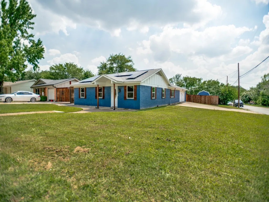 Single Family Residence For Sale in Tarrant County , 7041 Payte Lane, North Richland Hills, Texas 76182, 4 Bedroom, 3 Bathroom, 2 Garage spaces, 1,659 Sqft, built in 1971, mls#21305603, Real Estate Agent in North Richland Hills, Homes For Sale in Tarrant county, Homes For Sale in North Richland Hills, Realtor in North Richland Hills Texas, Real Estate Brokerage Independent Realty Texas, Luminita Cordes Realtor