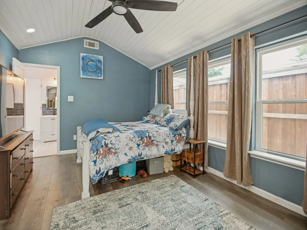 Single Family Residence For Sale in Tarrant County , 7041 Payte Lane, North Richland Hills, Texas 76182, 4 Bedroom, 3 Bathroom, 2 Garage spaces, 1,659 Sqft, built in 1971, mls#21305603, Real Estate Agent in North Richland Hills, Homes For Sale in Tarrant county, Homes For Sale in North Richland Hills, Realtor in North Richland Hills Texas, Real Estate Brokerage Independent Realty Texas, Luminita Cordes Realtor