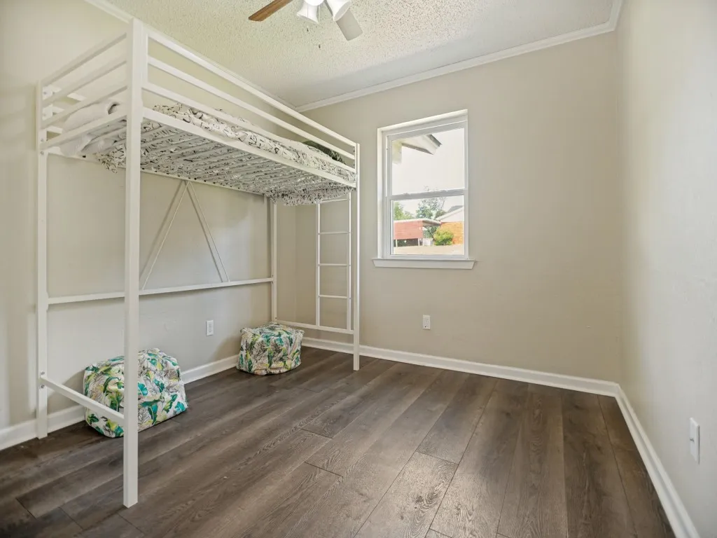 Single Family Residence For Sale in Tarrant County , 7041 Payte Lane, North Richland Hills, Texas 76182, 4 Bedroom, 3 Bathroom, 2 Garage spaces, 1,659 Sqft, built in 1971, mls#21305603, Real Estate Agent in North Richland Hills, Homes For Sale in Tarrant county, Homes For Sale in North Richland Hills, Realtor in North Richland Hills Texas, Real Estate Brokerage Independent Realty Texas, Luminita Cordes Realtor