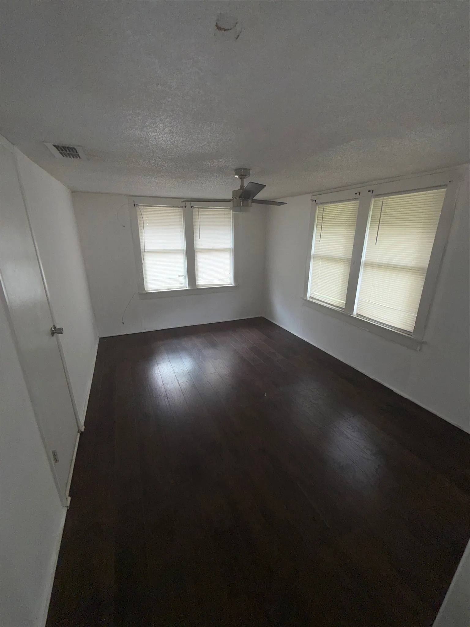 Single Family Residence For Sale in Callahan County , 222 Cherry Street, Clyde, Texas 79510, 3 Bedroom, 1 Bathroom, 1 Garage spaces, 1,260 Sqft, built in 1947, mls#21304978, Real Estate Agent in Clyde, Homes For Sale in Callahan county, Homes For Sale in Clyde, Realtor in Clyde Texas, Real Estate Brokerage Independent Realty Texas, Luminita Cordes Realtor