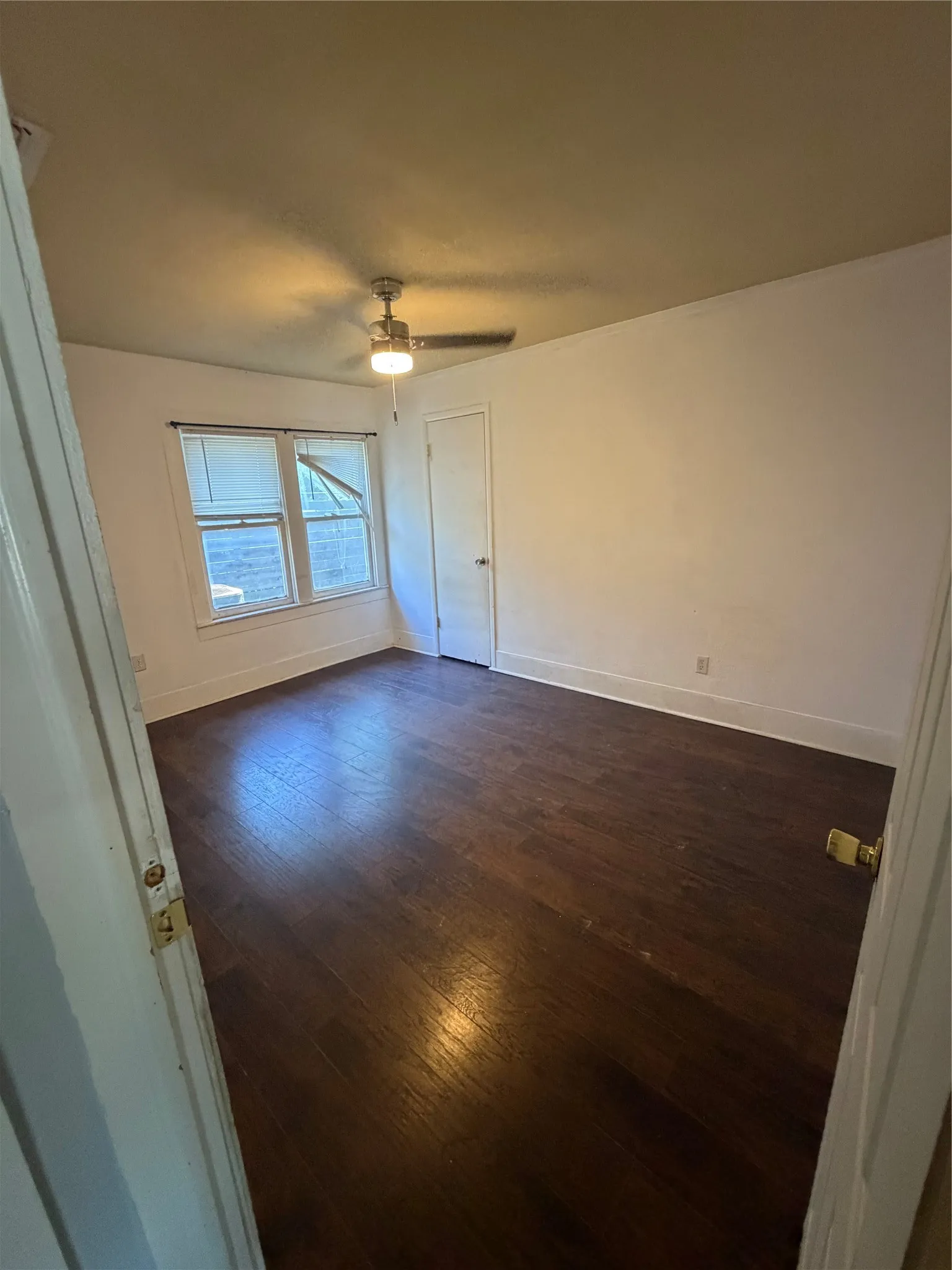 Single Family Residence For Sale in Callahan County , 222 Cherry Street, Clyde, Texas 79510, 3 Bedroom, 1 Bathroom, 1 Garage spaces, 1,260 Sqft, built in 1947, mls#21304978, Real Estate Agent in Clyde, Homes For Sale in Callahan county, Homes For Sale in Clyde, Realtor in Clyde Texas, Real Estate Brokerage Independent Realty Texas, Luminita Cordes Realtor