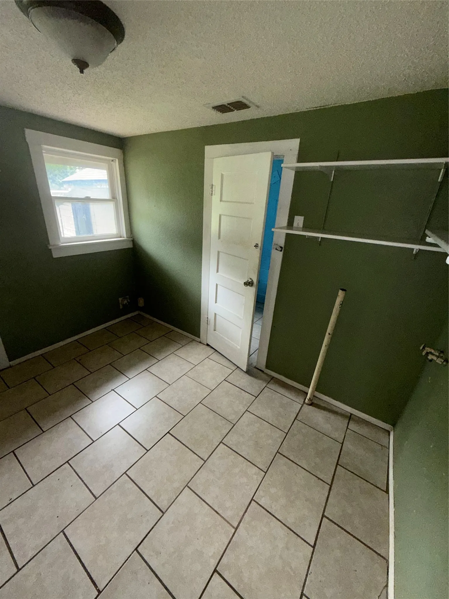 Single Family Residence For Sale in Callahan County , 222 Cherry Street, Clyde, Texas 79510, 3 Bedroom, 1 Bathroom, 1 Garage spaces, 1,260 Sqft, built in 1947, mls#21304978, Real Estate Agent in Clyde, Homes For Sale in Callahan county, Homes For Sale in Clyde, Realtor in Clyde Texas, Real Estate Brokerage Independent Realty Texas, Luminita Cordes Realtor