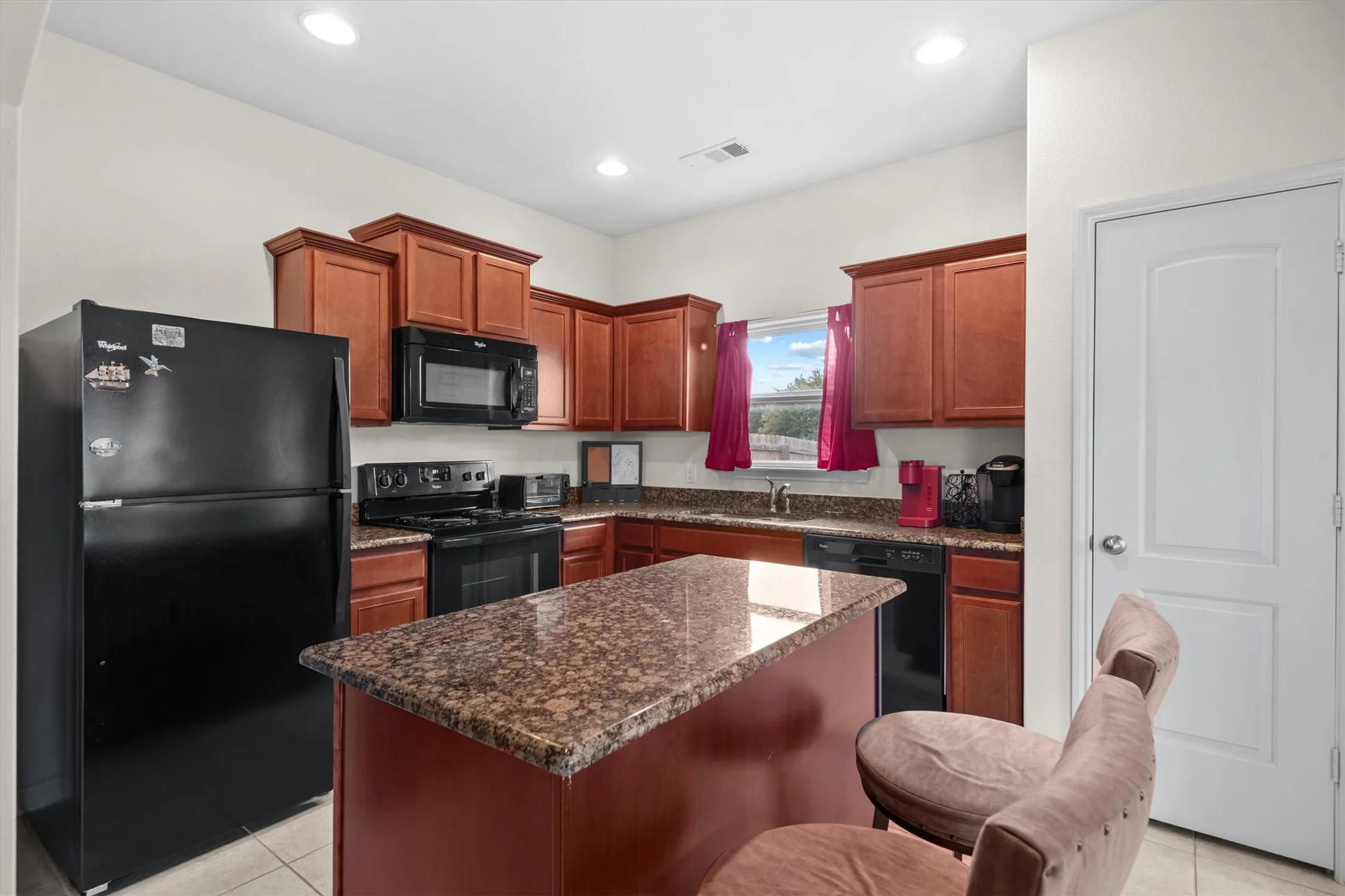 Single Family Residence For Sale in Tarrant County , 4129 Tower Lane, Crowley, Texas 76036, 3 Bedroom, 2 Bathroom, 2 Garage spaces, 1,520 Sqft, built in 2015, mls#21305617, Real Estate Agent in Crowley, Homes For Sale in Tarrant county, Homes For Sale in Crowley, Realtor in Crowley Texas, Real Estate Brokerage Independent Realty Texas, Luminita Cordes Realtor