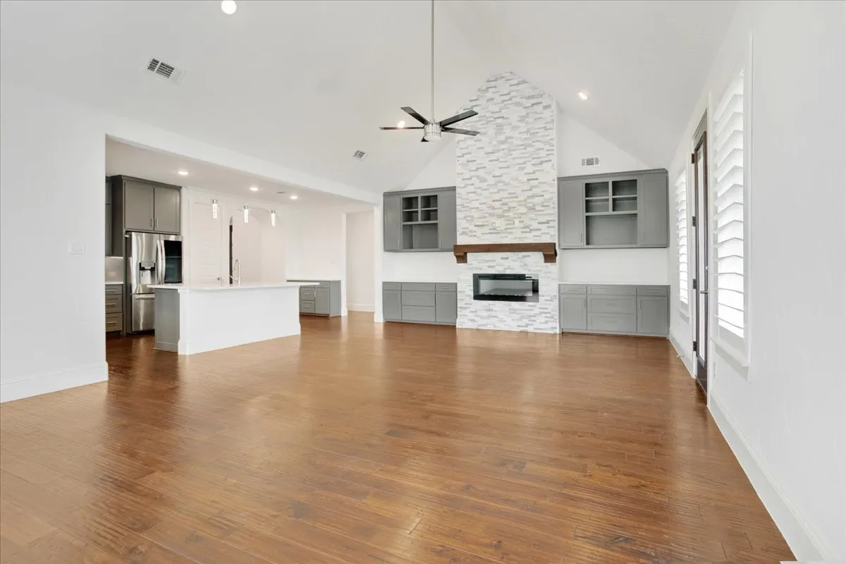 Single Family Residence For Sale in Collin County , 10505 Clark Court, Princeton, Texas 75407, 4 Bedroom, 3 Bathroom, 3 Garage spaces, 2,816 Sqft, built in 2021, mls#21303422, Real Estate Agent in Princeton, Homes For Sale in Collin county, Homes For Sale in Princeton, Realtor in Princeton Texas, Real Estate Brokerage Independent Realty Texas, Luminita Cordes Realtor