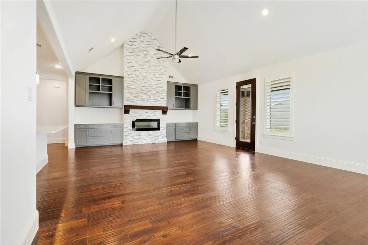 Single Family Residence For Sale in Collin County , 10505 Clark Court, Princeton, Texas 75407, 4 Bedroom, 3 Bathroom, 3 Garage spaces, 2,816 Sqft, built in 2021, mls#21303422, Real Estate Agent in Princeton, Homes For Sale in Collin county, Homes For Sale in Princeton, Realtor in Princeton Texas, Real Estate Brokerage Independent Realty Texas, Luminita Cordes Realtor