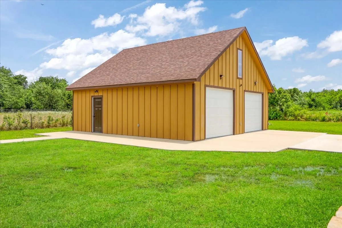 Single Family Residence For Sale in Fannin County , 4248 N Fm 273, Ivanhoe, Texas 75447, 3 Bedroom, 2 Bathroom, 2 Garage spaces, 1,968 Sqft, built in 2023, mls#21305584, Real Estate Agent in Ivanhoe, Homes For Sale in Fannin county, Homes For Sale in Ivanhoe, Realtor in Ivanhoe Texas, Real Estate Brokerage Independent Realty Texas, Luminita Cordes Realtor