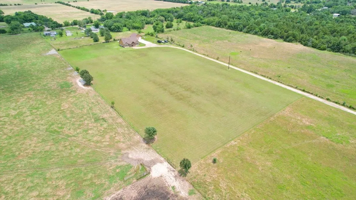 Single Family Residence For Sale in Fannin County , 4248 N Fm 273, Ivanhoe, Texas 75447, 3 Bedroom, 2 Bathroom, 2 Garage spaces, 1,968 Sqft, built in 2023, mls#21305584, Real Estate Agent in Ivanhoe, Homes For Sale in Fannin county, Homes For Sale in Ivanhoe, Realtor in Ivanhoe Texas, Real Estate Brokerage Independent Realty Texas, Luminita Cordes Realtor