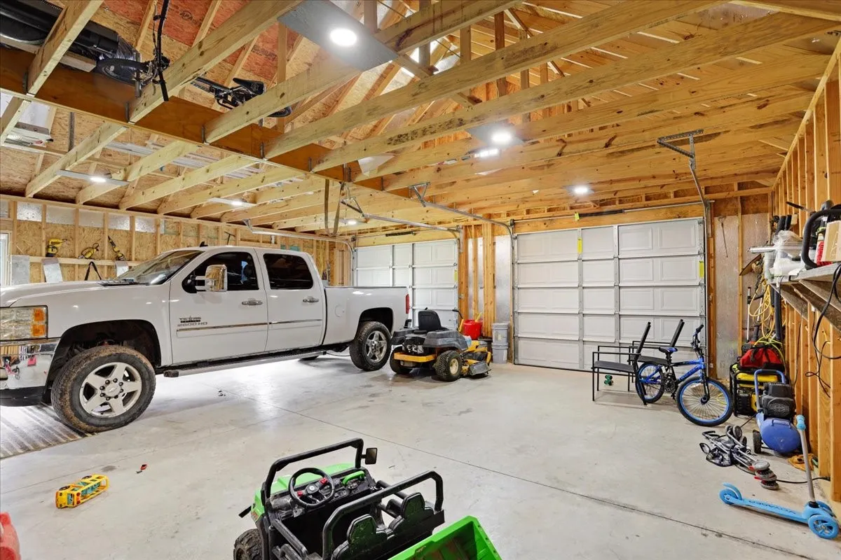 Single Family Residence For Sale in Fannin County , 4248 N Fm 273, Ivanhoe, Texas 75447, 3 Bedroom, 2 Bathroom, 2 Garage spaces, 1,968 Sqft, built in 2023, mls#21305584, Real Estate Agent in Ivanhoe, Homes For Sale in Fannin county, Homes For Sale in Ivanhoe, Realtor in Ivanhoe Texas, Real Estate Brokerage Independent Realty Texas, Luminita Cordes Realtor