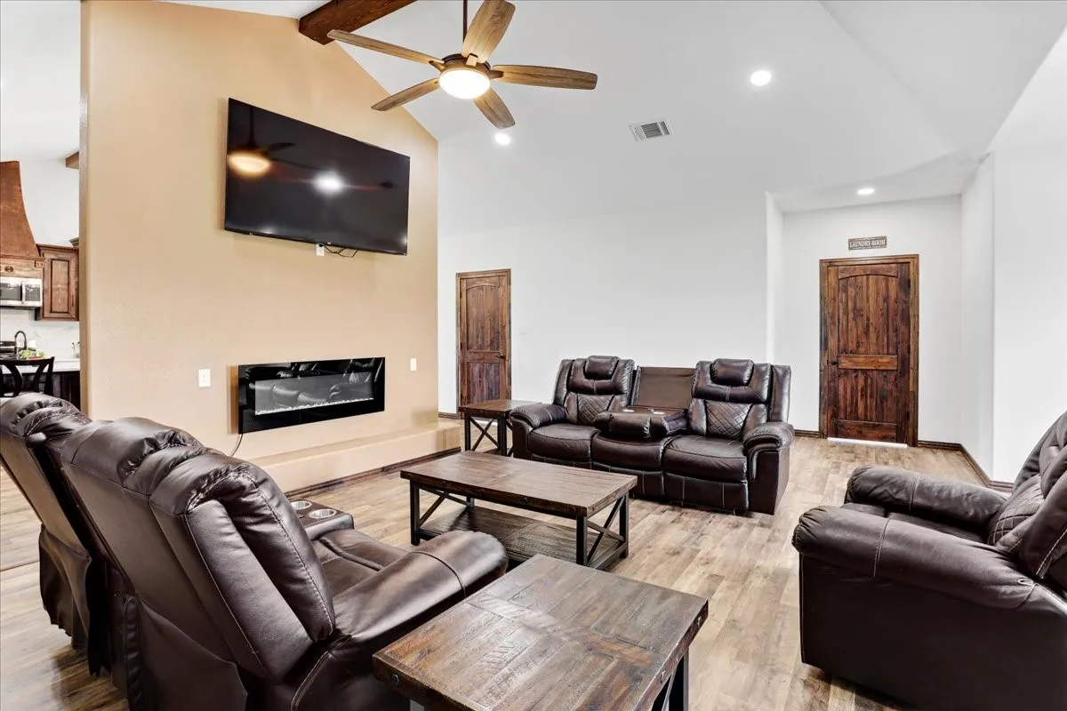 Single Family Residence For Sale in Fannin County , 4248 N Fm 273, Ivanhoe, Texas 75447, 3 Bedroom, 2 Bathroom, 2 Garage spaces, 1,968 Sqft, built in 2023, mls#21305584, Real Estate Agent in Ivanhoe, Homes For Sale in Fannin county, Homes For Sale in Ivanhoe, Realtor in Ivanhoe Texas, Real Estate Brokerage Independent Realty Texas, Luminita Cordes Realtor