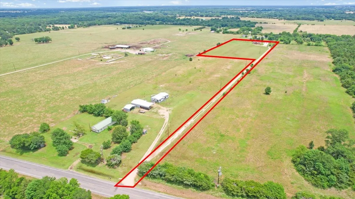 Single Family Residence For Sale in Fannin County , 4248 N Fm 273, Ivanhoe, Texas 75447, 3 Bedroom, 2 Bathroom, 2 Garage spaces, 1,968 Sqft, built in 2023, mls#21305584, Real Estate Agent in Ivanhoe, Homes For Sale in Fannin county, Homes For Sale in Ivanhoe, Realtor in Ivanhoe Texas, Real Estate Brokerage Independent Realty Texas, Luminita Cordes Realtor