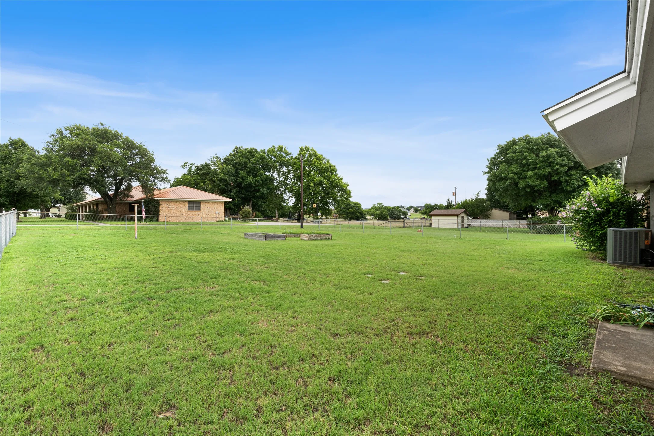 Single Family Residence For Sale in Cooke County , 603 E 5th Street, Muenster, Texas 76252, 3 Bedroom, 2 Bathroom, 1 Garage spaces, 1,345 Sqft, built in 1972, mls#21305609, Real Estate Agent in Muenster, Homes For Sale in Cooke county, Homes For Sale in Muenster, Realtor in Muenster Texas, Real Estate Brokerage Independent Realty Texas, Luminita Cordes Realtor