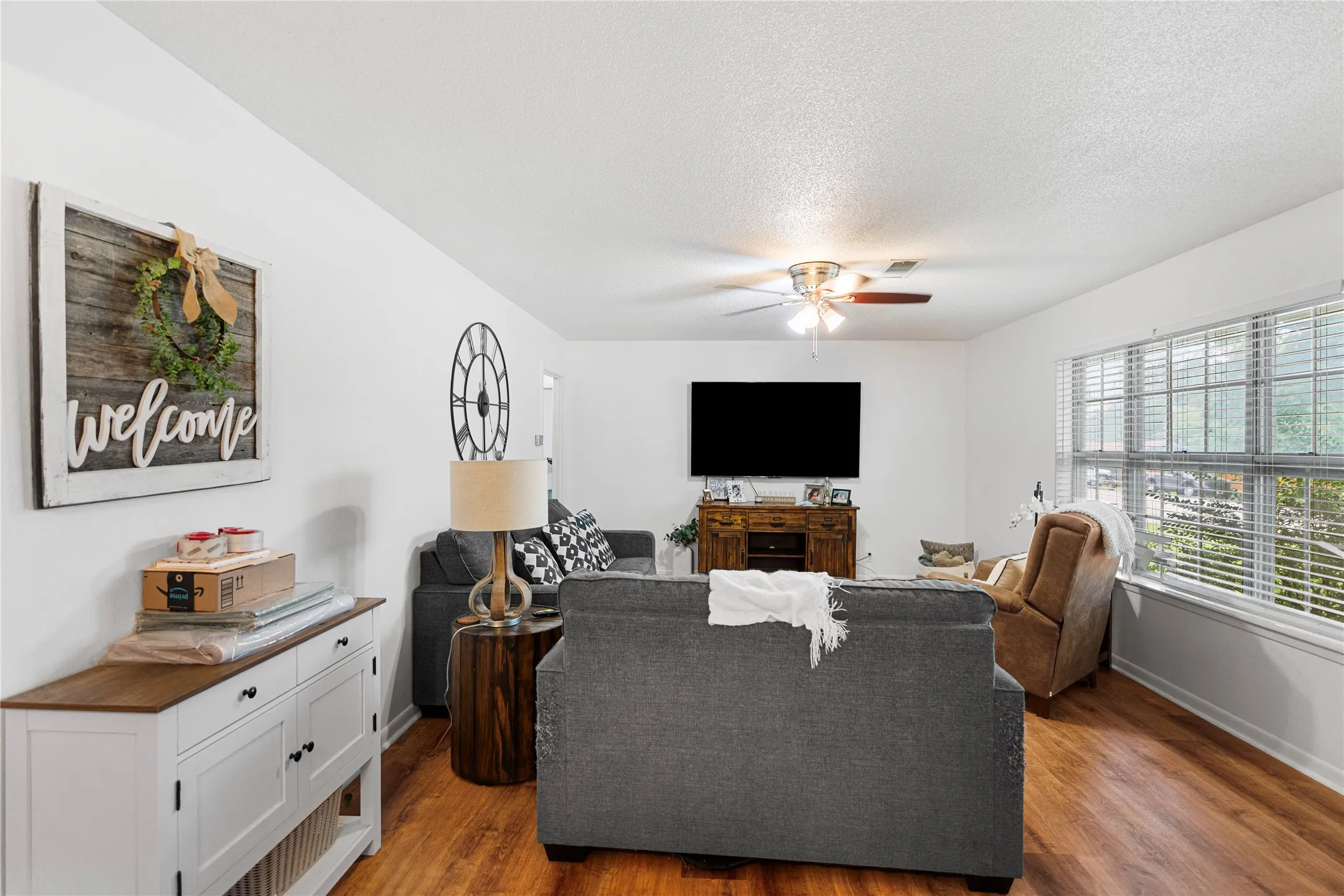 Single Family Residence For Sale in Cooke County , 603 E 5th Street, Muenster, Texas 76252, 3 Bedroom, 2 Bathroom, 1 Garage spaces, 1,345 Sqft, built in 1972, mls#21305609, Real Estate Agent in Muenster, Homes For Sale in Cooke county, Homes For Sale in Muenster, Realtor in Muenster Texas, Real Estate Brokerage Independent Realty Texas, Luminita Cordes Realtor
