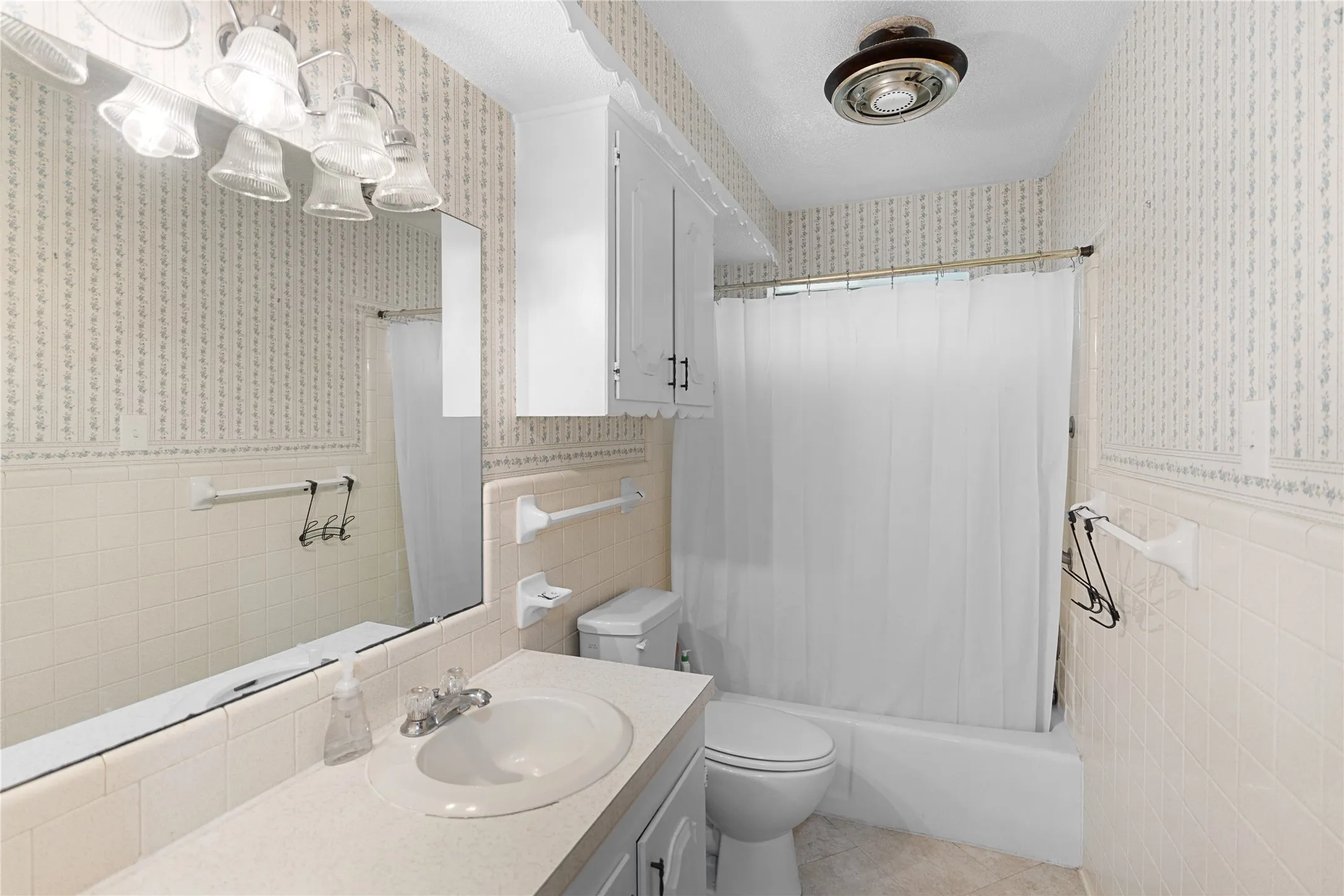 Single Family Residence For Sale in Cooke County , 603 E 5th Street, Muenster, Texas 76252, 3 Bedroom, 2 Bathroom, 1 Garage spaces, 1,345 Sqft, built in 1972, mls#21305609, Real Estate Agent in Muenster, Homes For Sale in Cooke county, Homes For Sale in Muenster, Realtor in Muenster Texas, Real Estate Brokerage Independent Realty Texas, Luminita Cordes Realtor