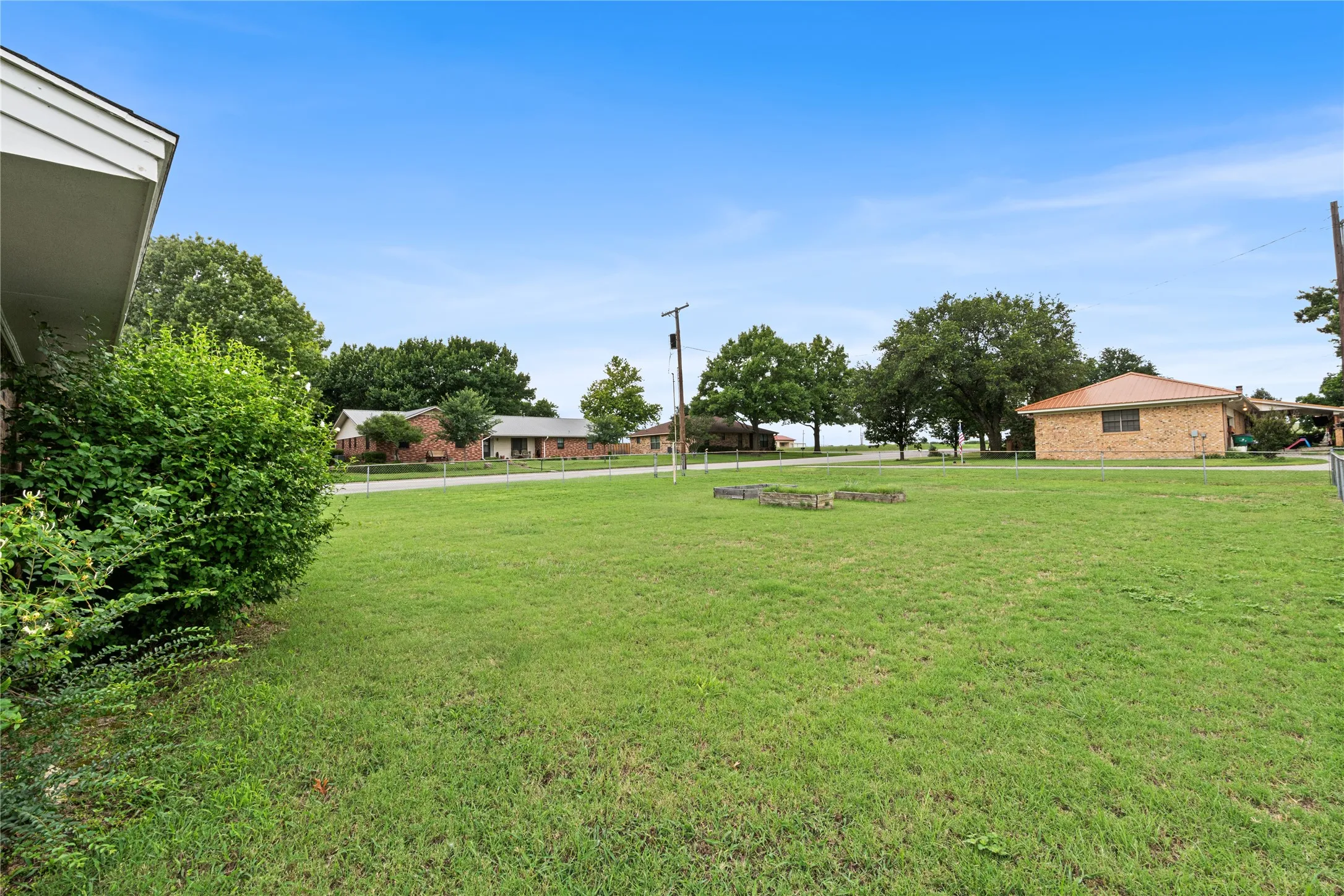 Single Family Residence For Sale in Cooke County , 603 E 5th Street, Muenster, Texas 76252, 3 Bedroom, 2 Bathroom, 1 Garage spaces, 1,345 Sqft, built in 1972, mls#21305609, Real Estate Agent in Muenster, Homes For Sale in Cooke county, Homes For Sale in Muenster, Realtor in Muenster Texas, Real Estate Brokerage Independent Realty Texas, Luminita Cordes Realtor