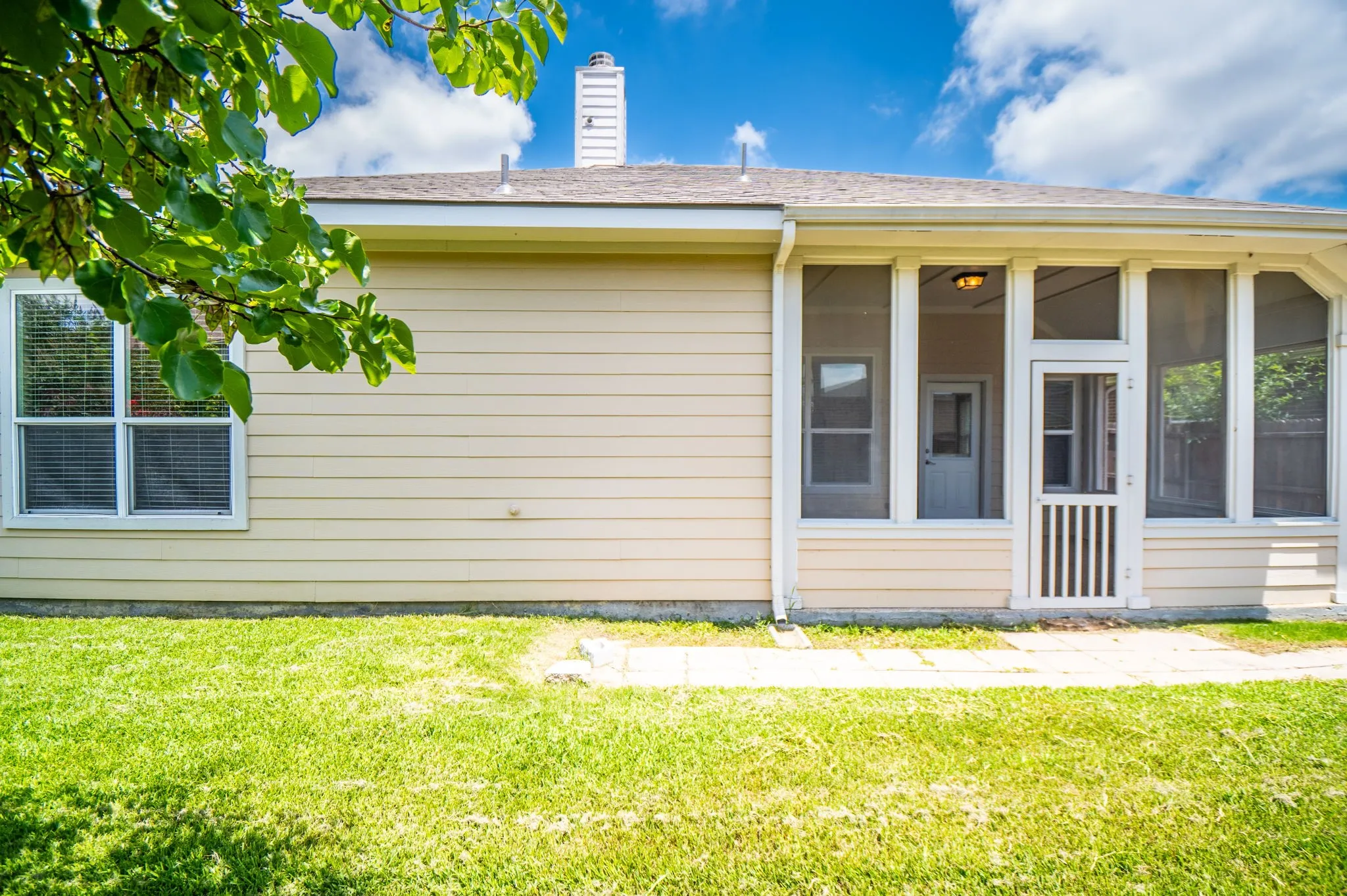 Single Family Residence For Sale in Collin County , 305 Highland Ridge Drive, Wylie, Texas 75098, 4 Bedroom, 2 Bathroom, 2 Garage spaces, 2,110 Sqft, built in 2008, mls#21305624, Real Estate Agent in Wylie, Homes For Sale in Collin county, Homes For Sale in Wylie, Realtor in Wylie Texas, Real Estate Brokerage Independent Realty Texas, Luminita Cordes Realtor