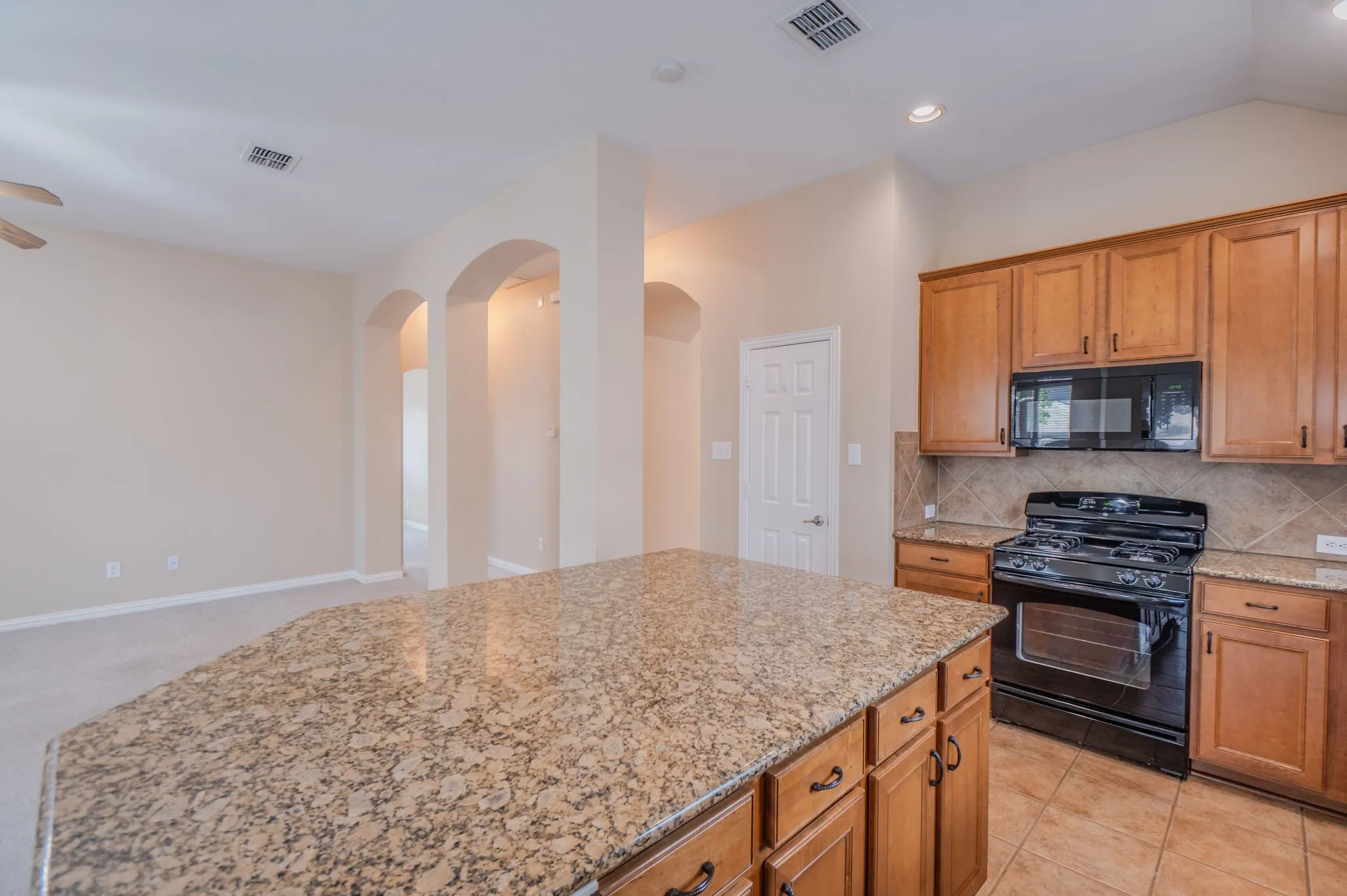 Single Family Residence For Sale in Collin County , 305 Highland Ridge Drive, Wylie, Texas 75098, 4 Bedroom, 2 Bathroom, 2 Garage spaces, 2,110 Sqft, built in 2008, mls#21305624, Real Estate Agent in Wylie, Homes For Sale in Collin county, Homes For Sale in Wylie, Realtor in Wylie Texas, Real Estate Brokerage Independent Realty Texas, Luminita Cordes Realtor