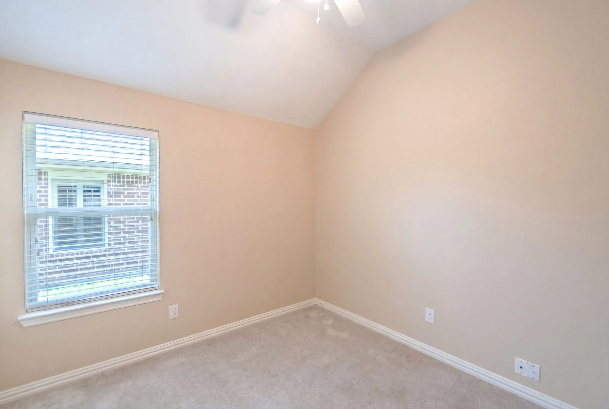 Single Family Residence For Sale in Collin County , 305 Highland Ridge Drive, Wylie, Texas 75098, 4 Bedroom, 2 Bathroom, 2 Garage spaces, 2,110 Sqft, built in 2008, mls#21305624, Real Estate Agent in Wylie, Homes For Sale in Collin county, Homes For Sale in Wylie, Realtor in Wylie Texas, Real Estate Brokerage Independent Realty Texas, Luminita Cordes Realtor