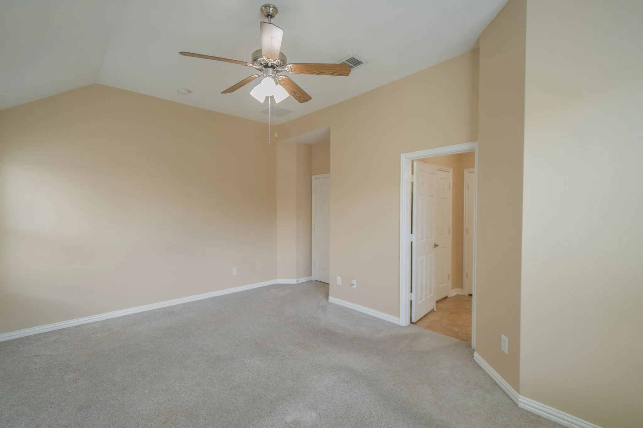 Single Family Residence For Sale in Collin County , 305 Highland Ridge Drive, Wylie, Texas 75098, 4 Bedroom, 2 Bathroom, 2 Garage spaces, 2,110 Sqft, built in 2008, mls#21305624, Real Estate Agent in Wylie, Homes For Sale in Collin county, Homes For Sale in Wylie, Realtor in Wylie Texas, Real Estate Brokerage Independent Realty Texas, Luminita Cordes Realtor