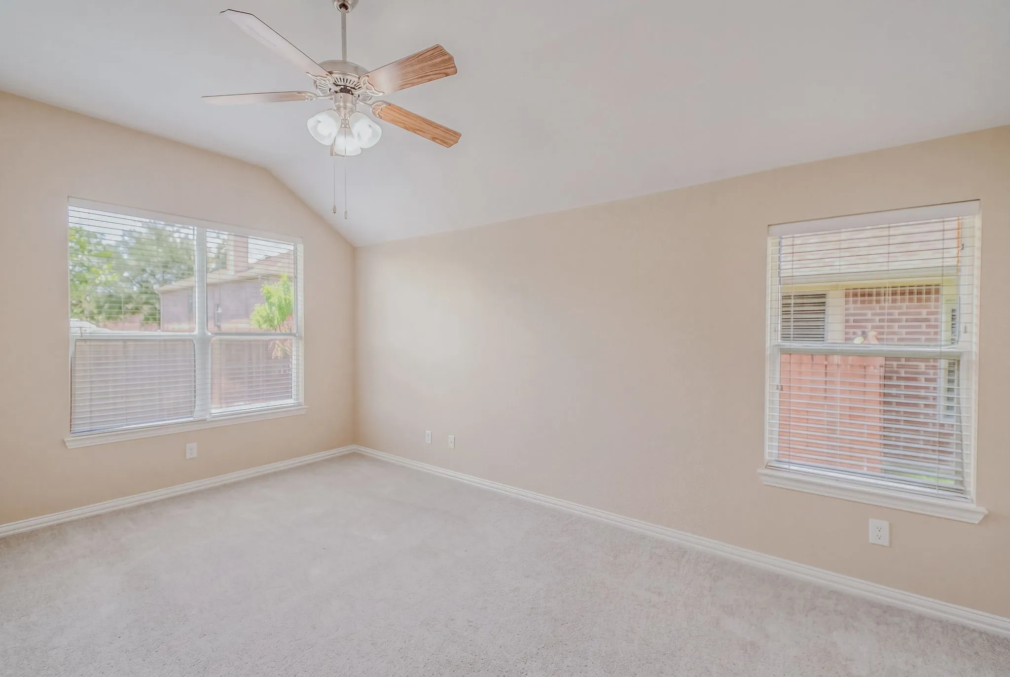 Single Family Residence For Sale in Collin County , 305 Highland Ridge Drive, Wylie, Texas 75098, 4 Bedroom, 2 Bathroom, 2 Garage spaces, 2,110 Sqft, built in 2008, mls#21305624, Real Estate Agent in Wylie, Homes For Sale in Collin county, Homes For Sale in Wylie, Realtor in Wylie Texas, Real Estate Brokerage Independent Realty Texas, Luminita Cordes Realtor