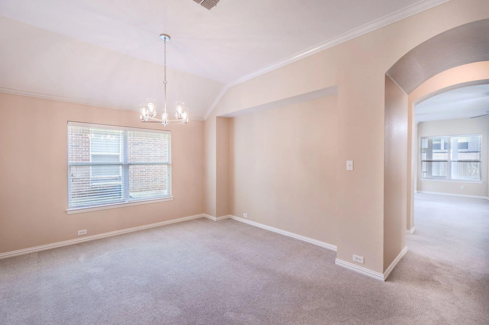 Single Family Residence For Sale in Collin County , 305 Highland Ridge Drive, Wylie, Texas 75098, 4 Bedroom, 2 Bathroom, 2 Garage spaces, 2,110 Sqft, built in 2008, mls#21305624, Real Estate Agent in Wylie, Homes For Sale in Collin county, Homes For Sale in Wylie, Realtor in Wylie Texas, Real Estate Brokerage Independent Realty Texas, Luminita Cordes Realtor