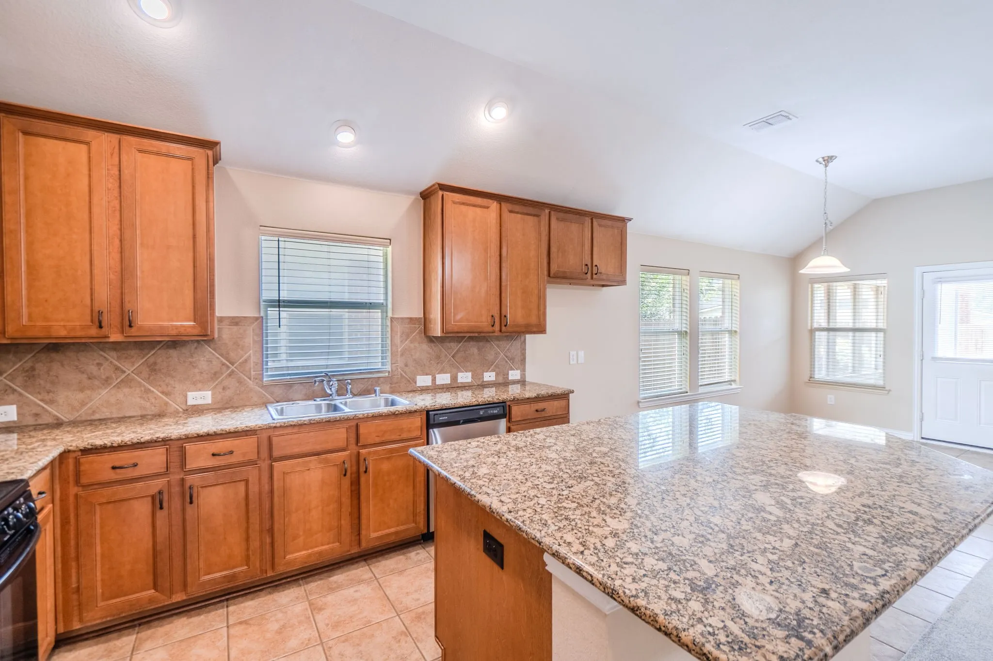 Single Family Residence For Sale in Collin County , 305 Highland Ridge Drive, Wylie, Texas 75098, 4 Bedroom, 2 Bathroom, 2 Garage spaces, 2,110 Sqft, built in 2008, mls#21305624, Real Estate Agent in Wylie, Homes For Sale in Collin county, Homes For Sale in Wylie, Realtor in Wylie Texas, Real Estate Brokerage Independent Realty Texas, Luminita Cordes Realtor