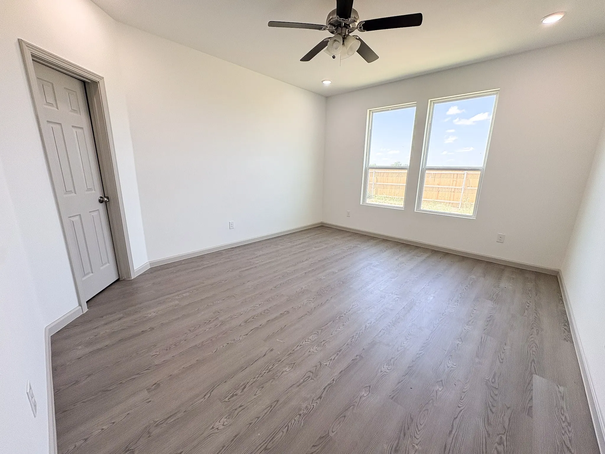 Single Family Residence For Sale in Van Zandt County , 1011 Springview Lane, Mabank, Texas 75147, 3 Bedroom, 3 Bathroom, 2 Garage spaces, 1,721 Sqft, built in 2026, Price $255,000, mls#21305654, Real Estate Agent in Mabank, Homes For Sale in Van Zandt county, Homes For Sale in Mabank, Realtor in Mabank Texas, Real Estate Brokerage Independent Realty Texas, Luminita Cordes Realtor