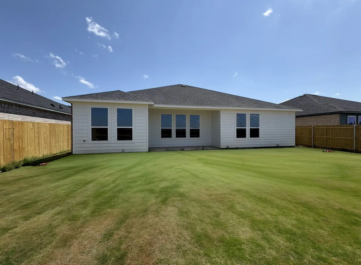 Single Family Residence For Sale in Van Zandt County , 1011 Springview Lane, Mabank, Texas 75147, 3 Bedroom, 3 Bathroom, 2 Garage spaces, 1,721 Sqft, built in 2026, Price $255,000, mls#21305654, Real Estate Agent in Mabank, Homes For Sale in Van Zandt county, Homes For Sale in Mabank, Realtor in Mabank Texas, Real Estate Brokerage Independent Realty Texas, Luminita Cordes Realtor