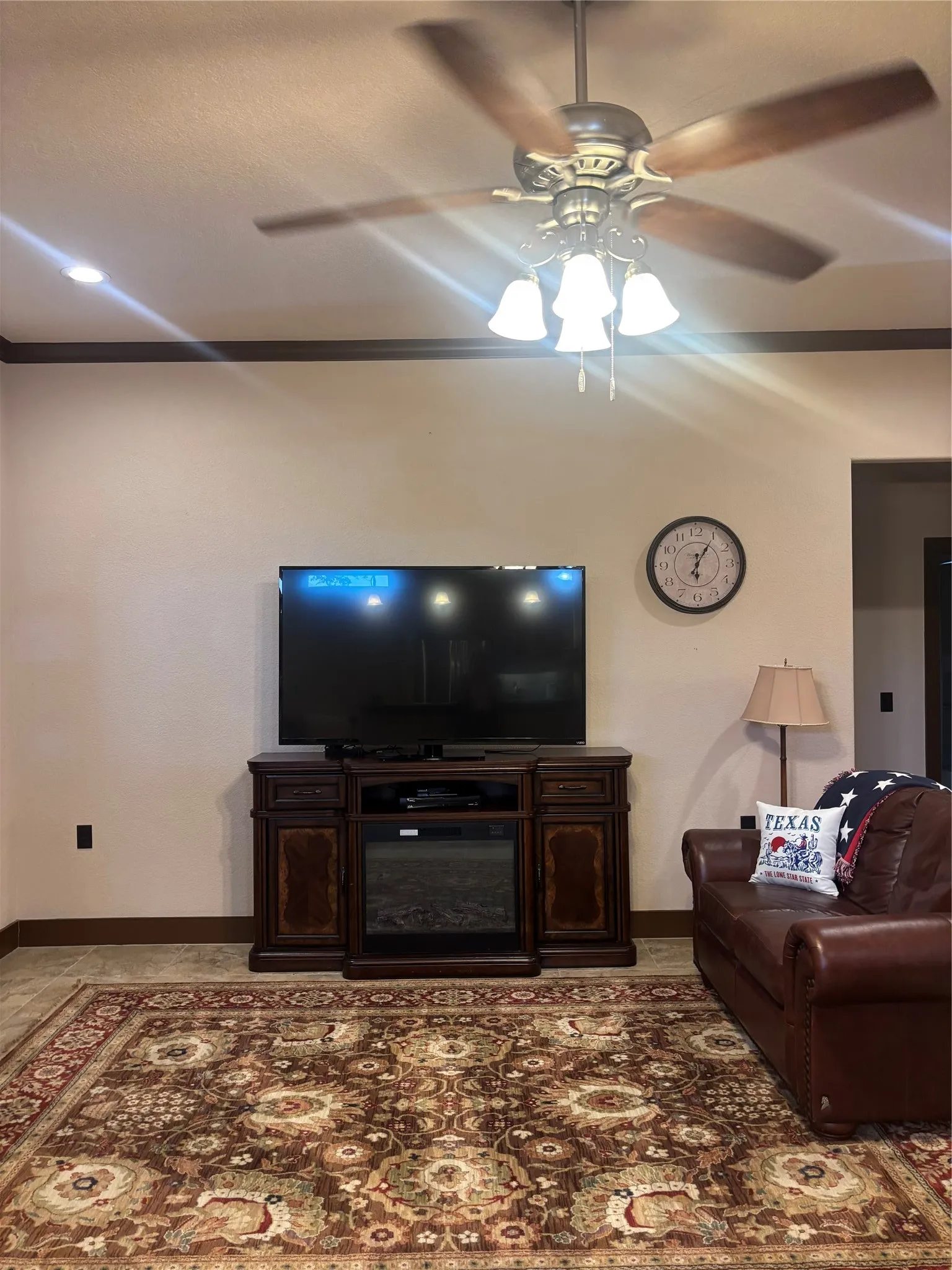 Single Family Residence For Sale in Hood County , 310 Donna Circle, Granbury, Texas 76049, 3 Bedroom, 2 Bathroom, 2 Garage spaces, 1,774 Sqft, built in 2016, mls#21302953, Real Estate Agent in Granbury, Homes For Sale in Hood county, Homes For Sale in Granbury, Realtor in Granbury Texas, Real Estate Brokerage Independent Realty Texas, Luminita Cordes Realtor