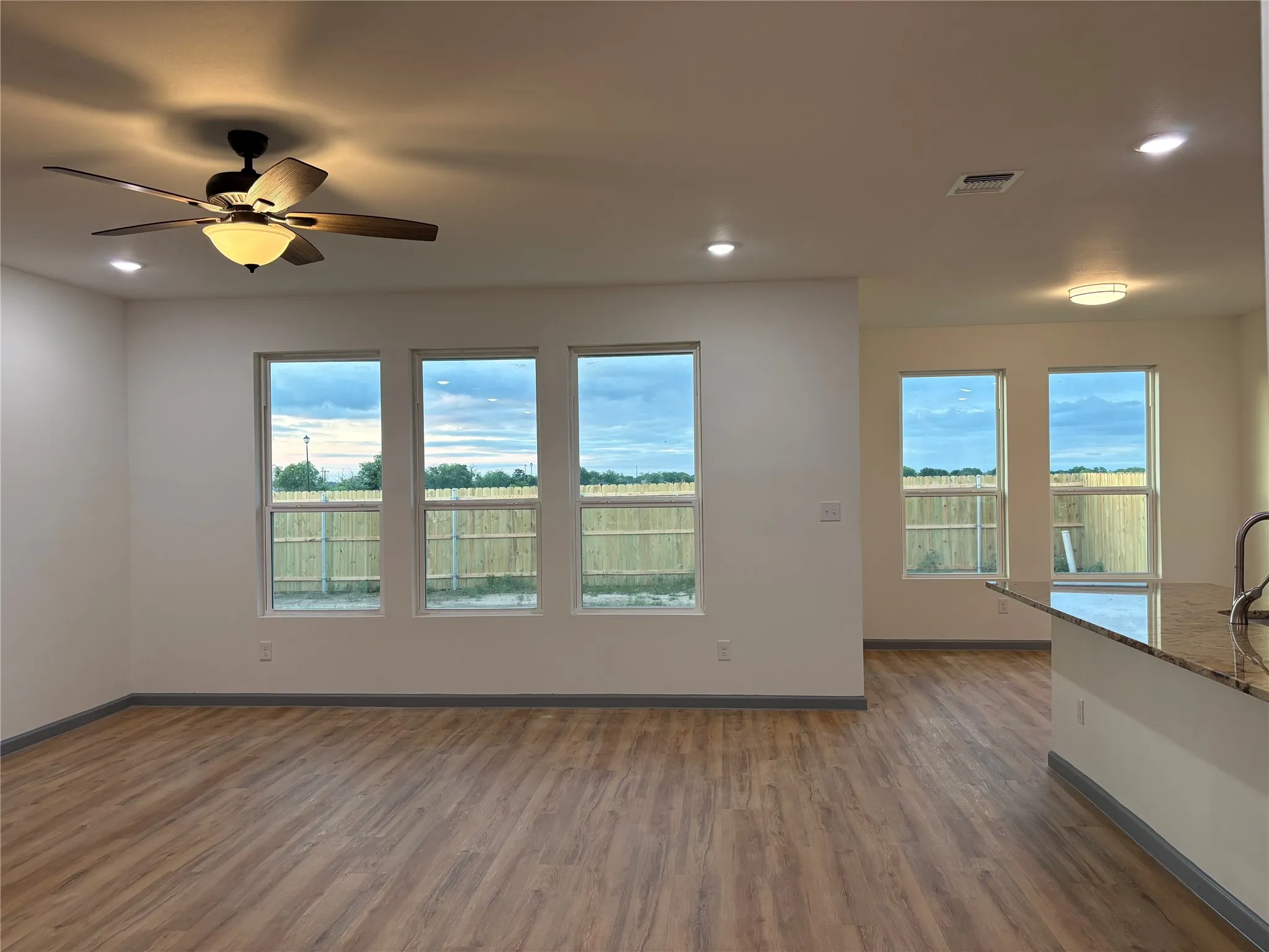 Single Family Residence For Sale in Van Zandt County , 1009 Springview Lane, Mabank, Texas 75147, 3 Bedroom, 2 Bathroom, 2 Garage spaces, 1,721 Sqft, built in 2026, mls#21305660, Real Estate Agent in Mabank, Homes For Sale in Van Zandt county, Homes For Sale in Mabank, Realtor in Mabank Texas, Real Estate Brokerage Independent Realty Texas, Luminita Cordes Realtor
