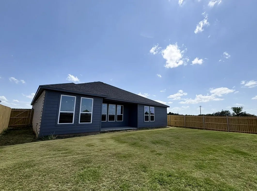 Single Family Residence For Sale in Van Zandt County , 1009 Springview Lane, Mabank, Texas 75147, 3 Bedroom, 2 Bathroom, 2 Garage spaces, 1,721 Sqft, built in 2026, mls#21305660, Real Estate Agent in Mabank, Homes For Sale in Van Zandt county, Homes For Sale in Mabank, Realtor in Mabank Texas, Real Estate Brokerage Independent Realty Texas, Luminita Cordes Realtor