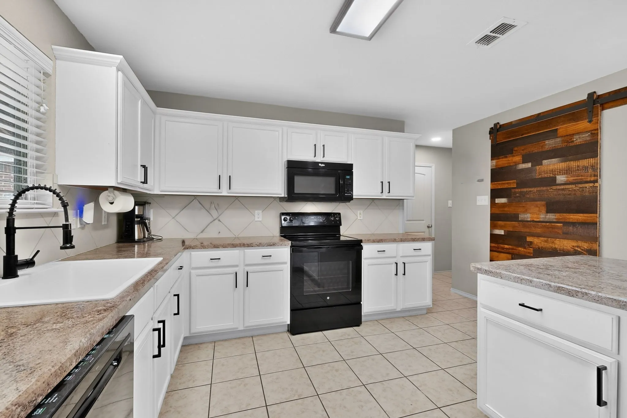 Single Family Residence For Sale in Tarrant County , 1524 Quails Nest Drive, Fort Worth, Texas 76177, 4 Bedroom, 3 Bathroom, 2 Garage spaces, 2,240 Sqft, built in 2013, mls#21302999, Real Estate Agent in Fort Worth, Homes For Sale in Tarrant county, Homes For Sale in Fort Worth, Realtor in Fort Worth Texas, Real Estate Brokerage Independent Realty Texas, Luminita Cordes Realtor