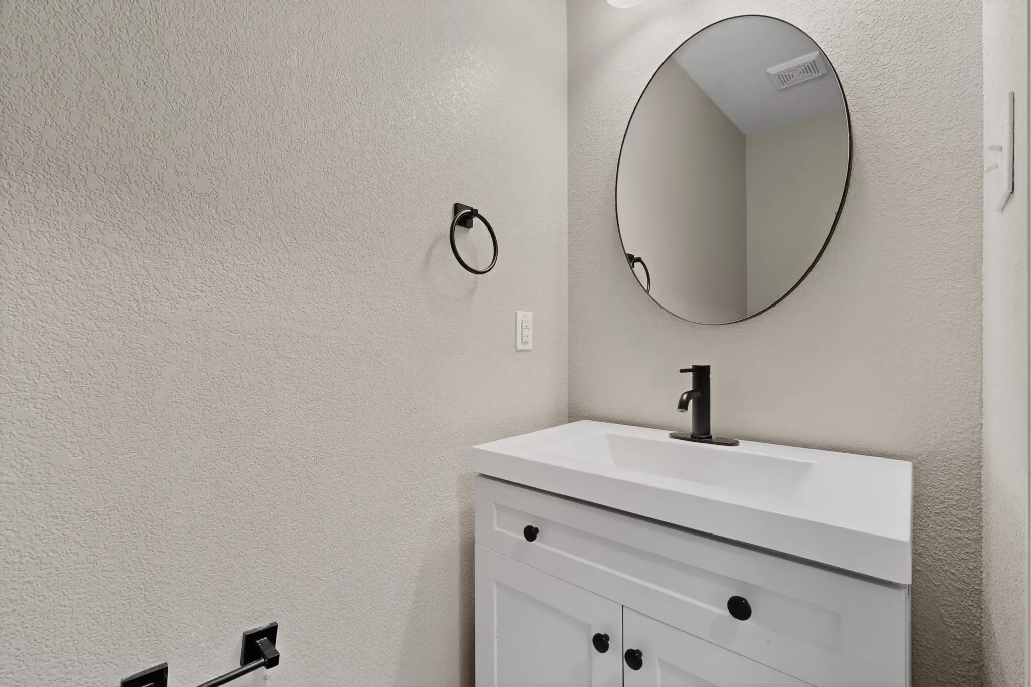 Half/Bath