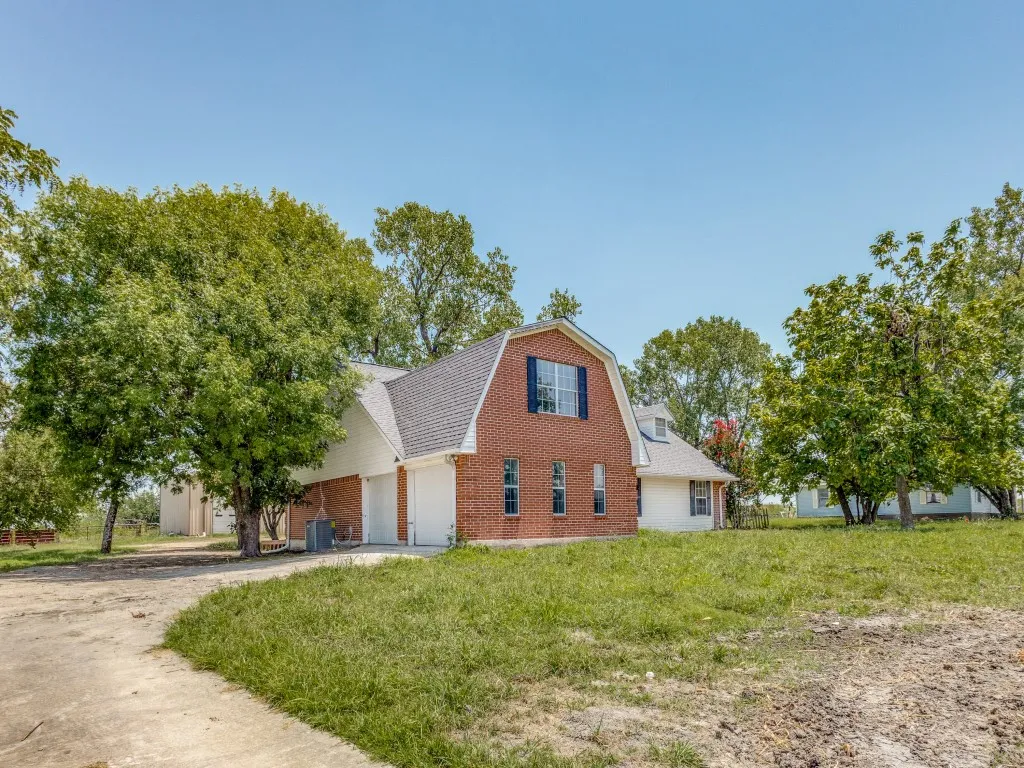 Single Family Residence For Rent in Delta County , A Fm 904 S Es, Pecan Gap, Texas 75469, 4 Bedrooms, 3 Bathrooms, 2 Garage spaces, 3,000 Sqft, built in 1991, Price $2,800, mls#21295773, Real Estate Agent in Pecan Gap, Homes For Rent in Delta county, Homes For Rent in Pecan Gap, Realtor in Pecan Gap Texas, Real Estate Brokerage Independent Realty Texas, Luminita Cordes Realtor
