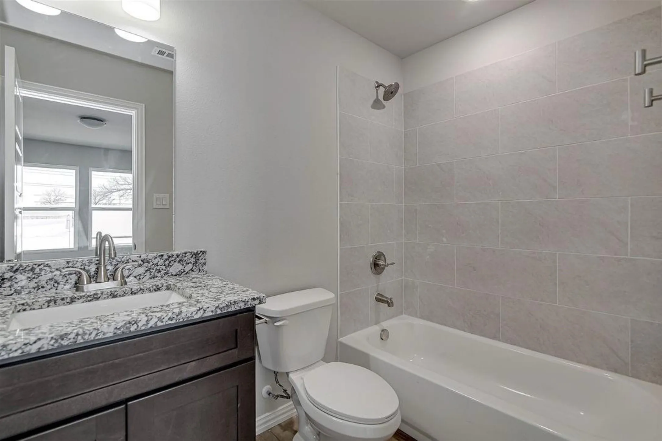 Duplex For Rent in Tarrant County , 1136 E Broadway Avenue 1138, Fort Worth, Texas 76104, 3 Bedroom, 3 Bathroom, Garage spaces, 1,478 Sqft, built in 2026, mls#21304285, Real Estate Agent in Fort Worth, Homes For Rent in Tarrant county, Homes For Rent in Fort Worth, Realtor in Fort Worth Texas, Real Estate Brokerage Independent Realty Texas, Luminita Cordes Realtor