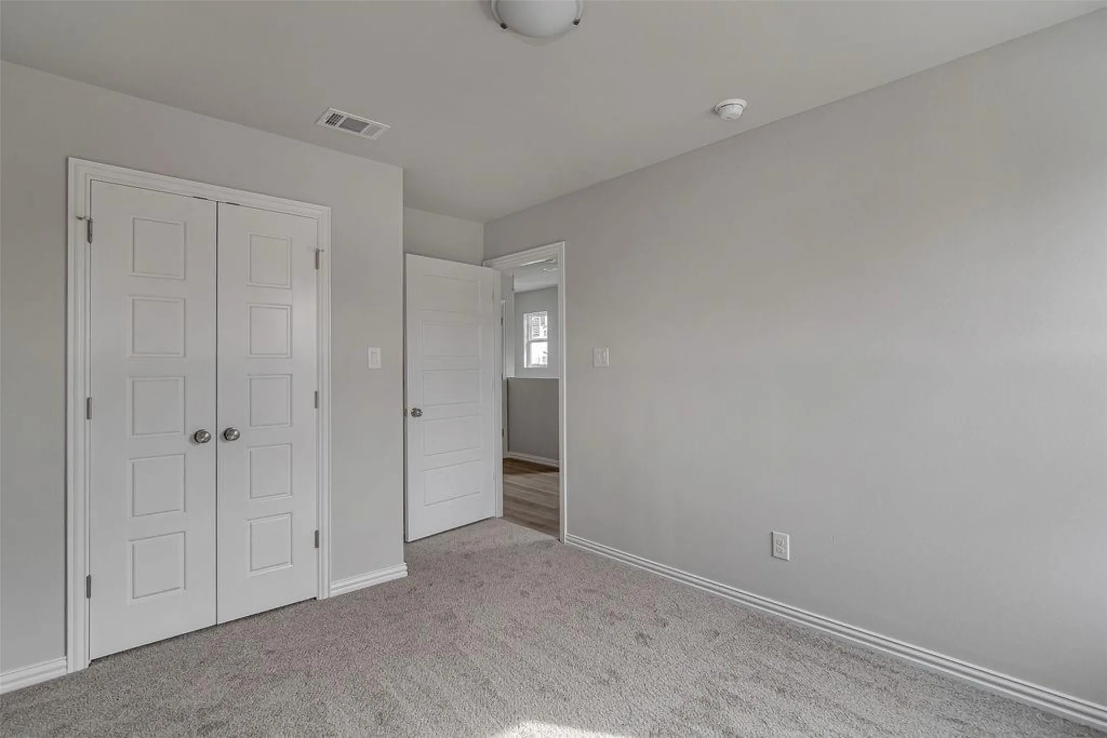 Duplex For Rent in Tarrant County , 1136 E Broadway Avenue 1138, Fort Worth, Texas 76104, 3 Bedroom, 3 Bathroom, Garage spaces, 1,478 Sqft, built in 2026, mls#21304285, Real Estate Agent in Fort Worth, Homes For Rent in Tarrant county, Homes For Rent in Fort Worth, Realtor in Fort Worth Texas, Real Estate Brokerage Independent Realty Texas, Luminita Cordes Realtor