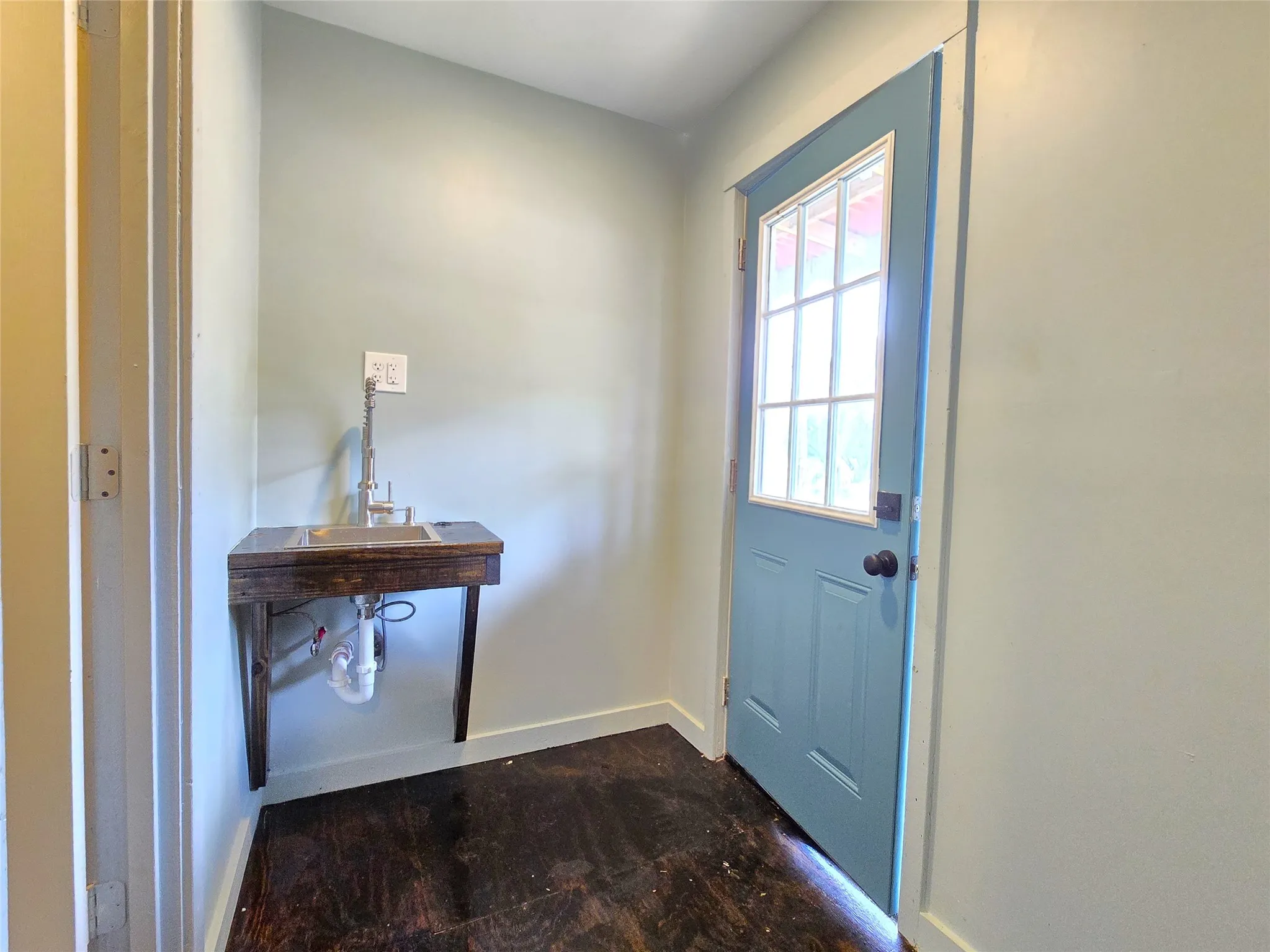 Apartment For Rent in Dallas County , 2903 Jerome Street 3, Dallas, Texas 75223, 1 Bedroom, 1 Bathroom, Garage spaces, 135 Sqft, built in 1931, mls#21305674, Real Estate Agent in Dallas, Homes For Rent in Dallas county, Homes For Rent in Dallas, Realtor in Dallas Texas, Real Estate Brokerage Independent Realty Texas, Luminita Cordes Realtor