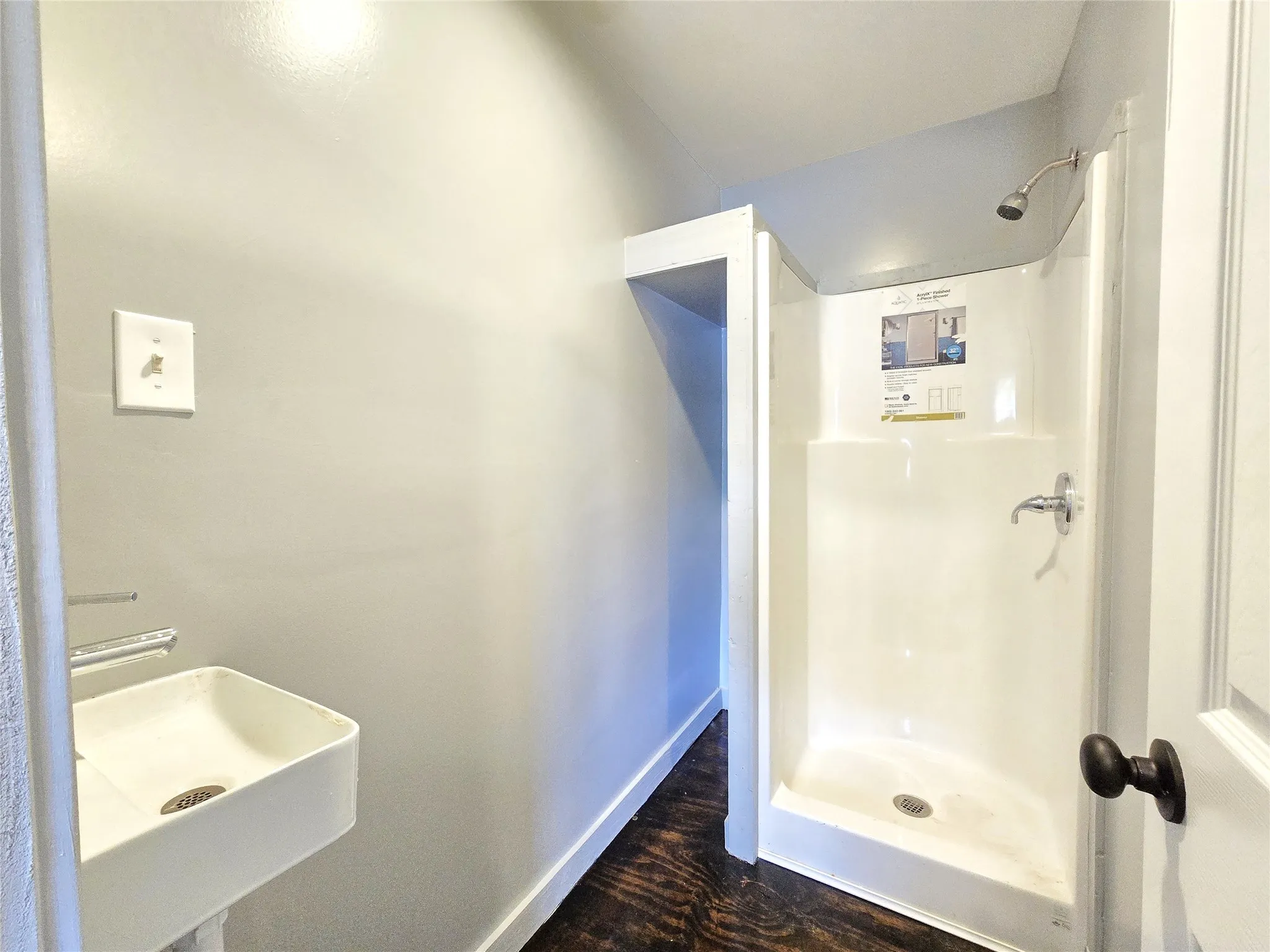 Apartment For Rent in Dallas County , 2903 Jerome Street 3, Dallas, Texas 75223, 1 Bedroom, 1 Bathroom, Garage spaces, 135 Sqft, built in 1931, mls#21305674, Real Estate Agent in Dallas, Homes For Rent in Dallas county, Homes For Rent in Dallas, Realtor in Dallas Texas, Real Estate Brokerage Independent Realty Texas, Luminita Cordes Realtor