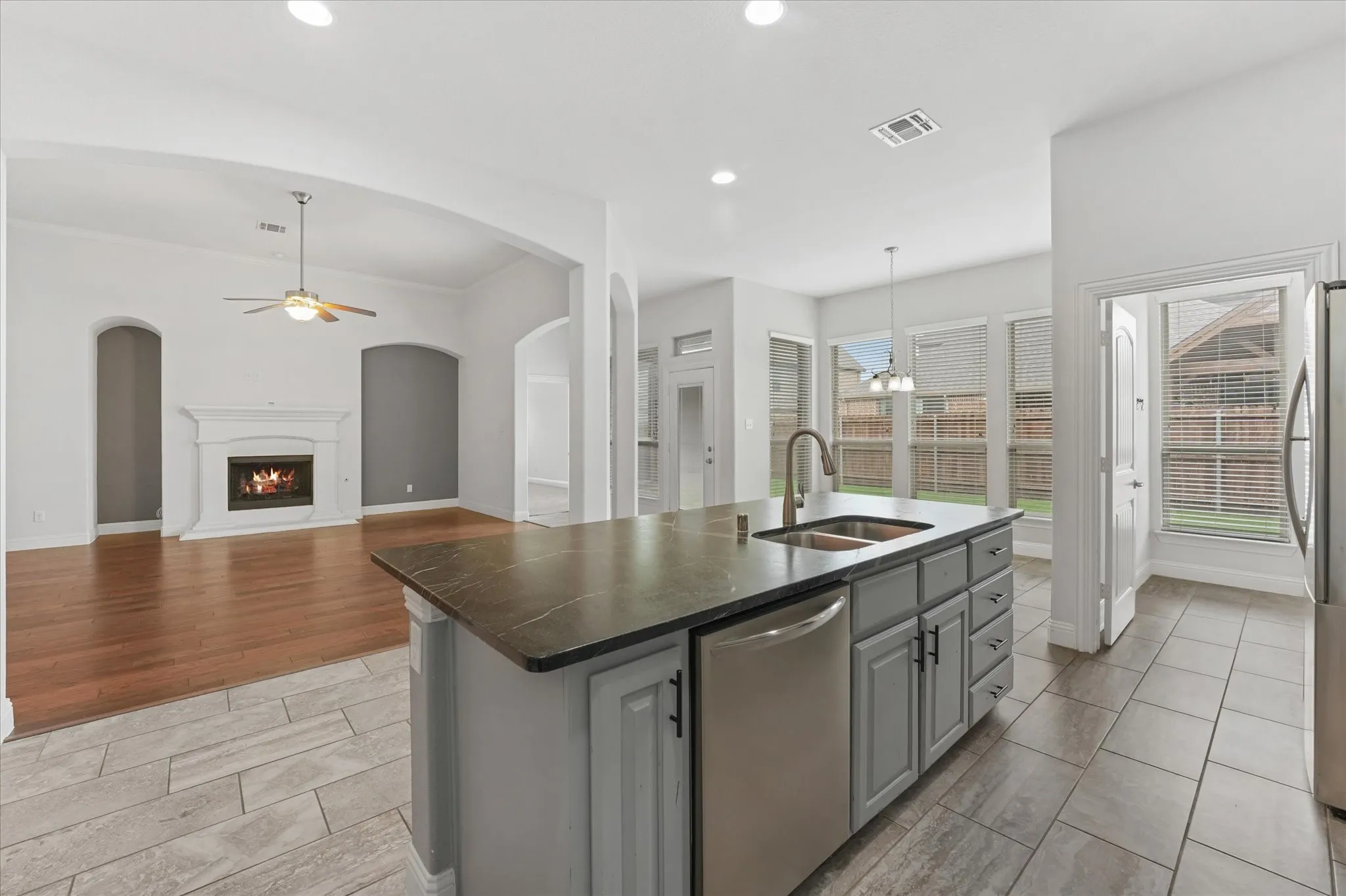 Single Family Residence For Sale in Collin County , 518 Sun Meadow Drive, Wylie, Texas 75098, 4 Bedroom, 3 Bathroom, 3 Garage spaces, 3,144 Sqft, built in 2015, mls#21304250, Real Estate Agent in Wylie, Homes For Sale in Collin county, Homes For Sale in Wylie, Realtor in Wylie Texas, Real Estate Brokerage Independent Realty Texas, Luminita Cordes Realtor