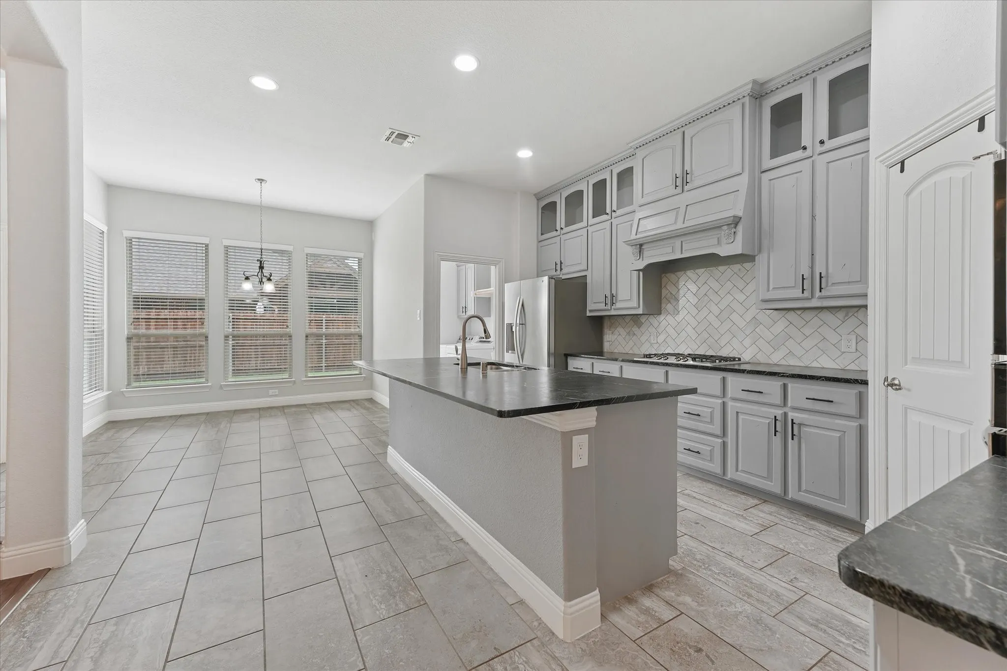 Single Family Residence For Sale in Collin County , 518 Sun Meadow Drive, Wylie, Texas 75098, 4 Bedroom, 3 Bathroom, 3 Garage spaces, 3,144 Sqft, built in 2015, mls#21304250, Real Estate Agent in Wylie, Homes For Sale in Collin county, Homes For Sale in Wylie, Realtor in Wylie Texas, Real Estate Brokerage Independent Realty Texas, Luminita Cordes Realtor