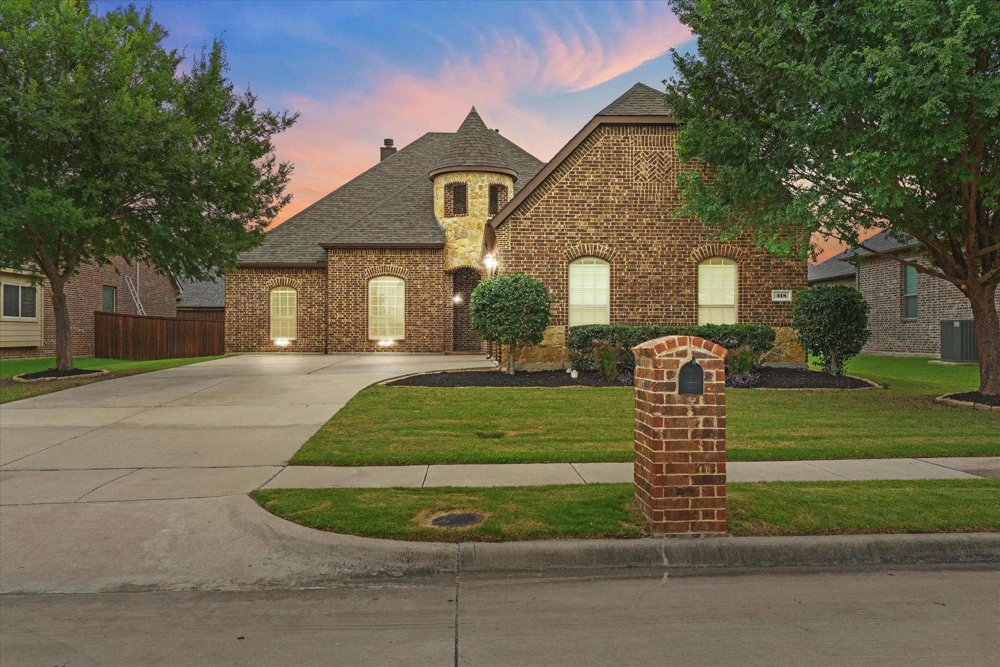 Welcome Home to 518 Sun Meadow Dr