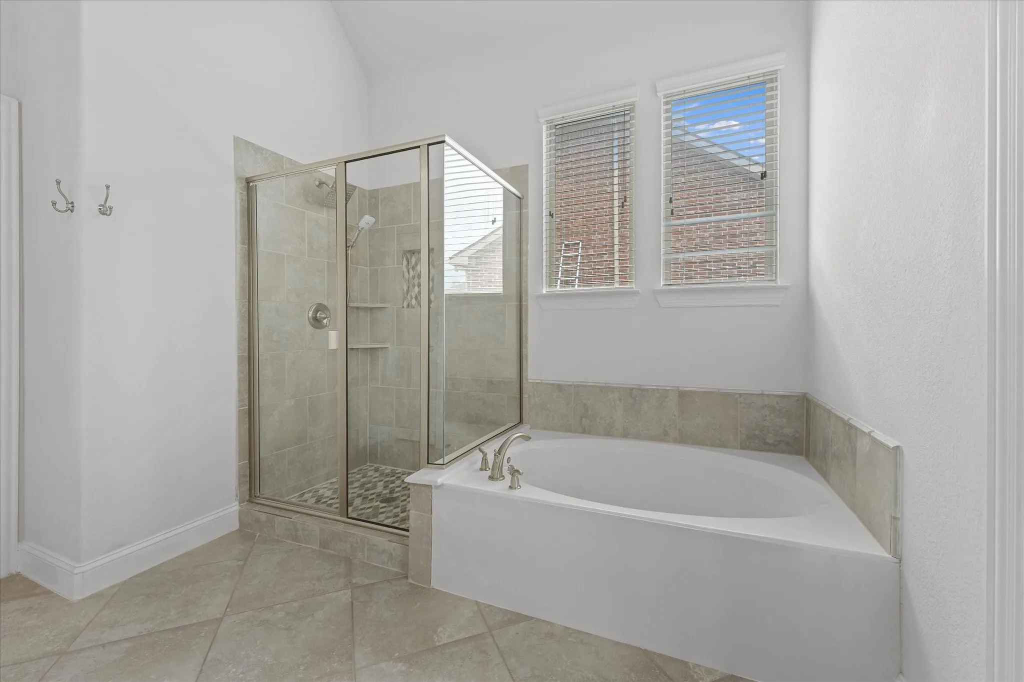 Single Family Residence For Sale in Collin County , 518 Sun Meadow Drive, Wylie, Texas 75098, 4 Bedroom, 3 Bathroom, 3 Garage spaces, 3,144 Sqft, built in 2015, mls#21304250, Real Estate Agent in Wylie, Homes For Sale in Collin county, Homes For Sale in Wylie, Realtor in Wylie Texas, Real Estate Brokerage Independent Realty Texas, Luminita Cordes Realtor